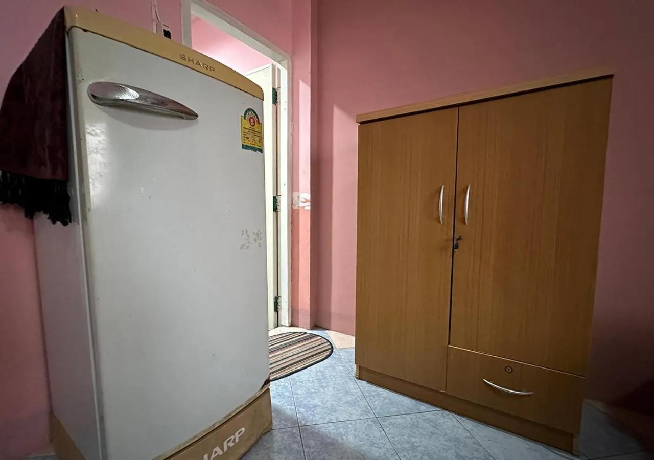 wardrobe in Sea View Jomtien Guest House