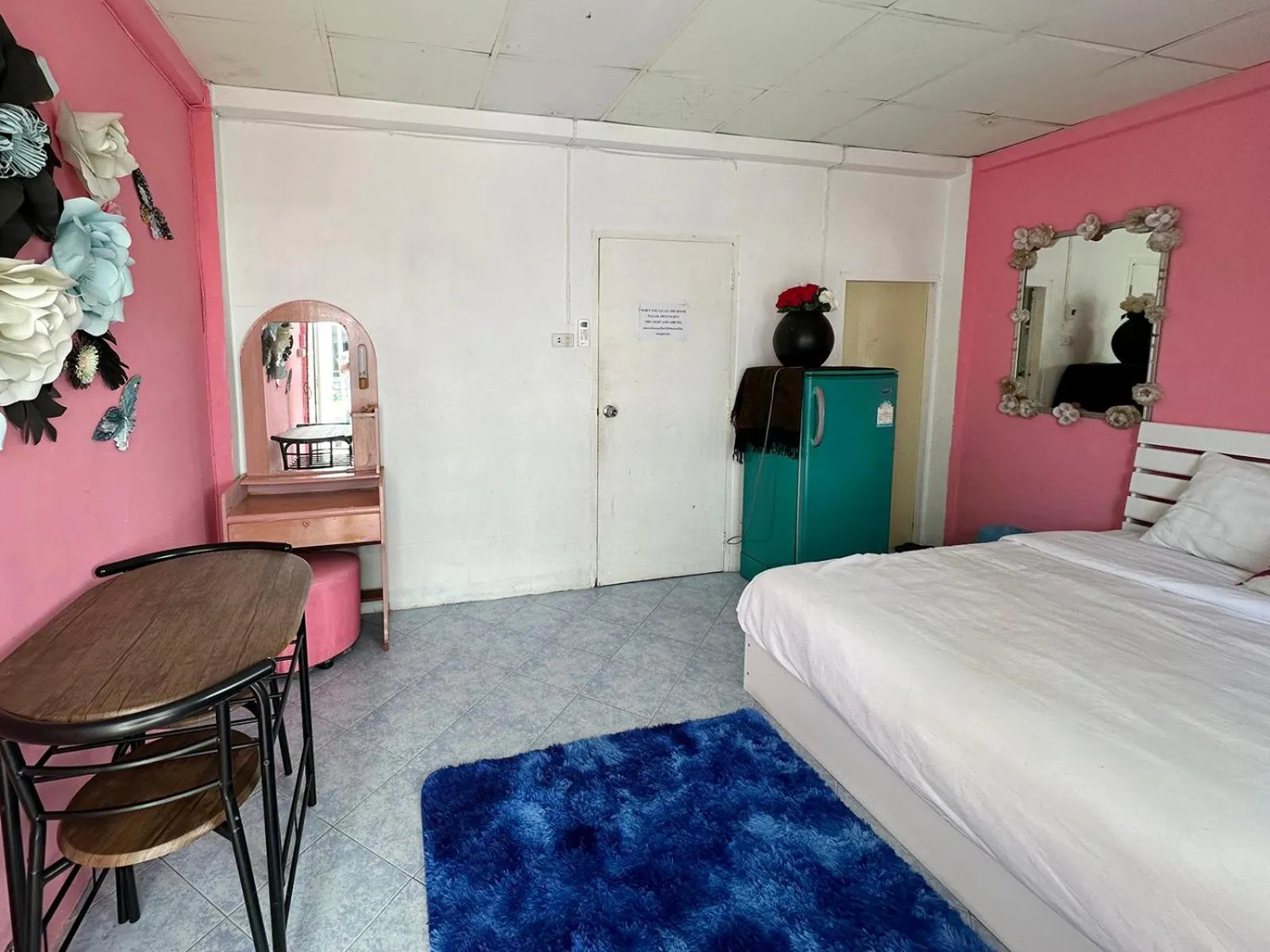 internet, Bed in Sea View Jomtien Guest House