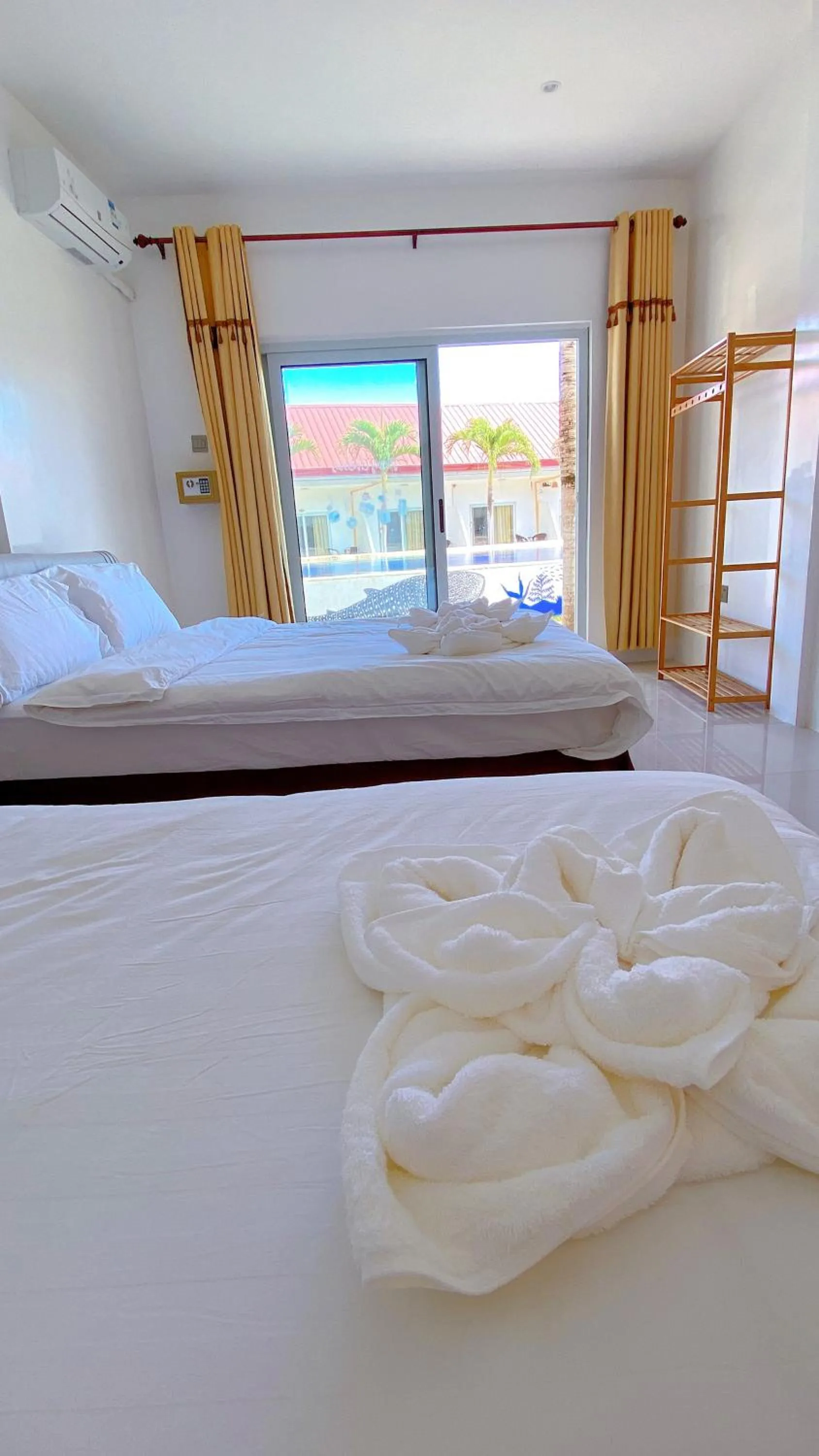 Bed in Green Mango Resort