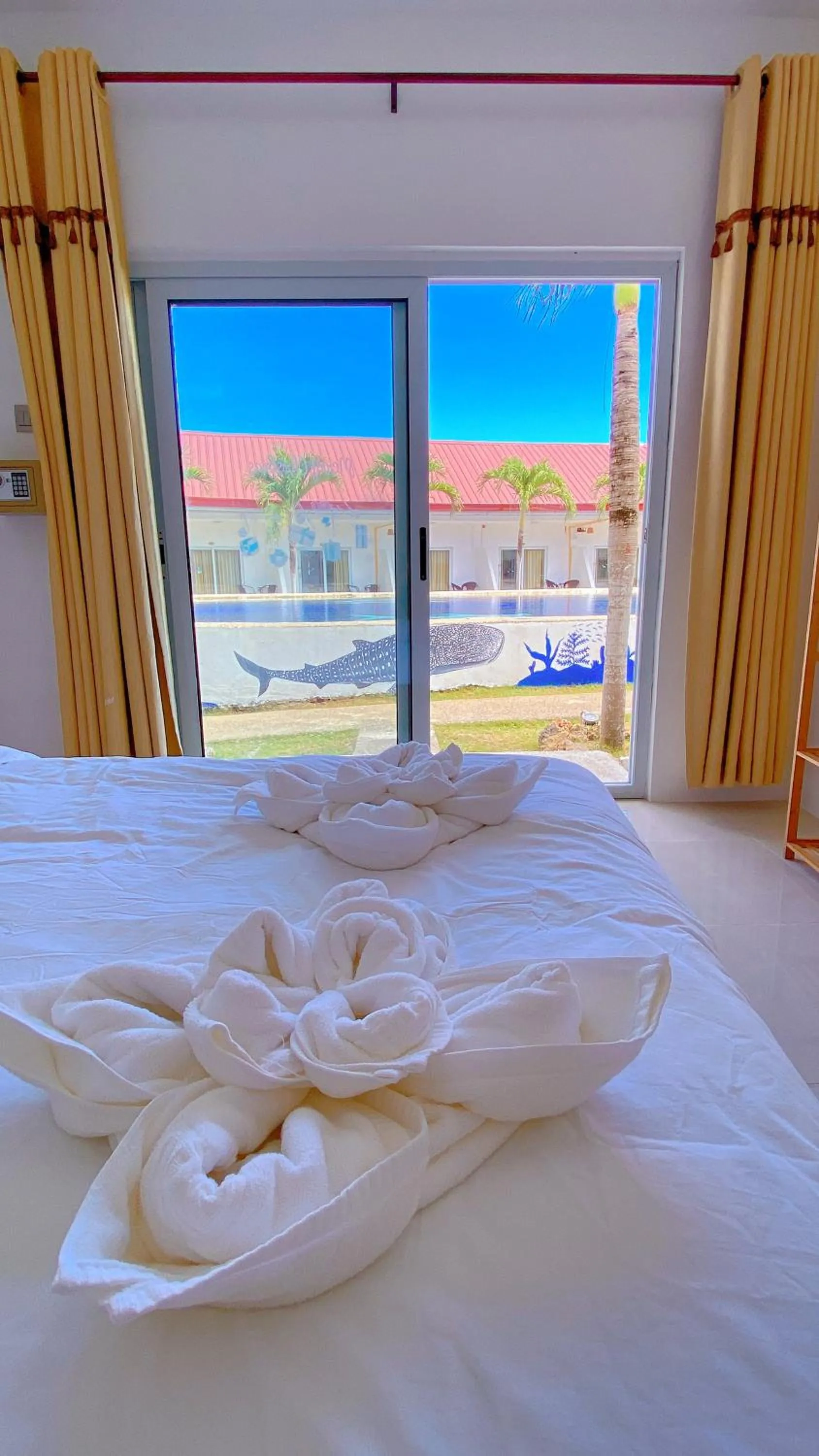 Photo of the whole room, Bed in Green Mango Resort