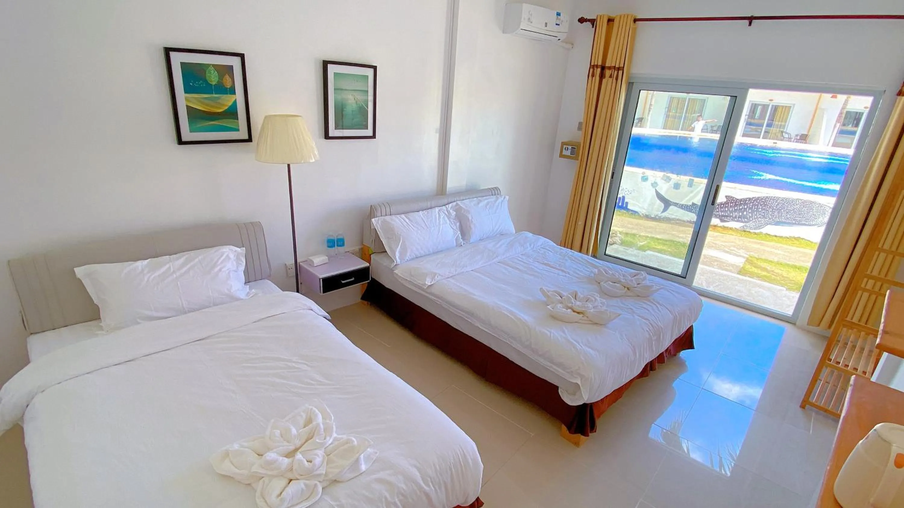 Photo of the whole room, Bed in Green Mango Resort