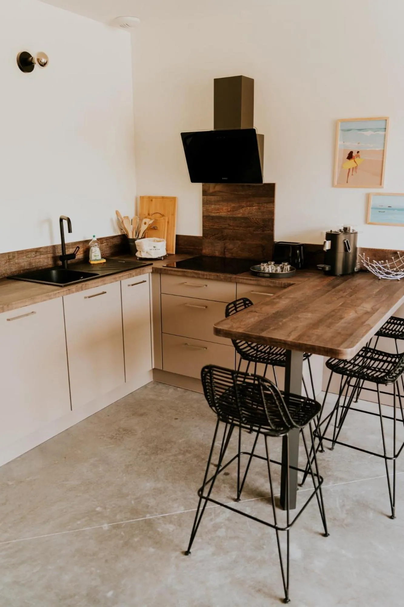 Kitchen or kitchenette in Kaze Océan, The Originals Relais