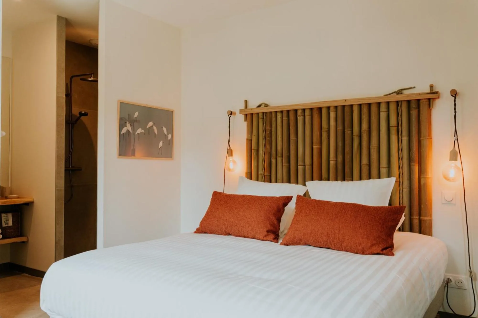 Bathroom, Bed in Kaze Océan, The Originals Relais