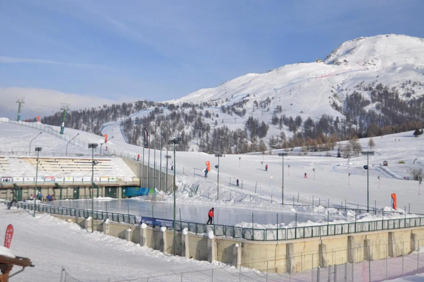 Property building in Nevesestriere