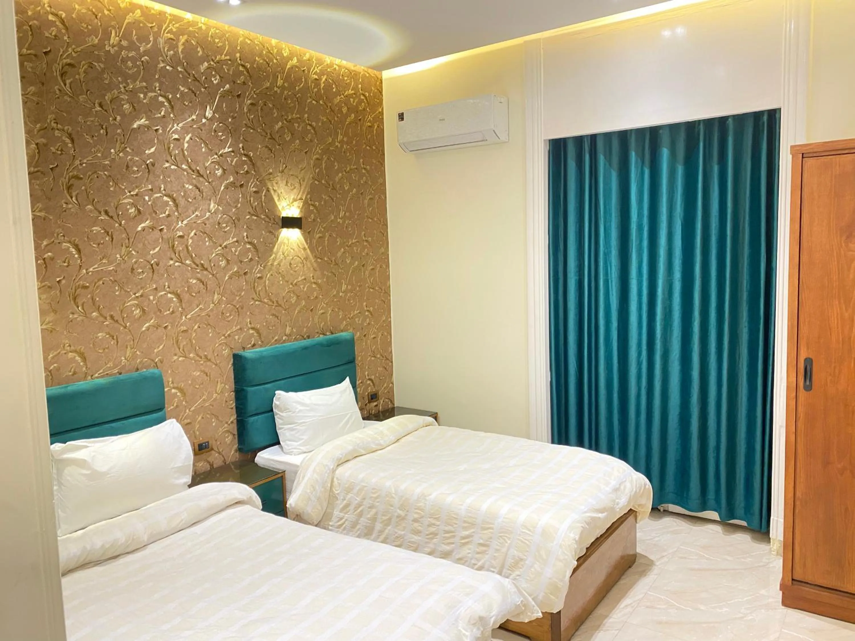 Bed in Hotel Richmond Down Town