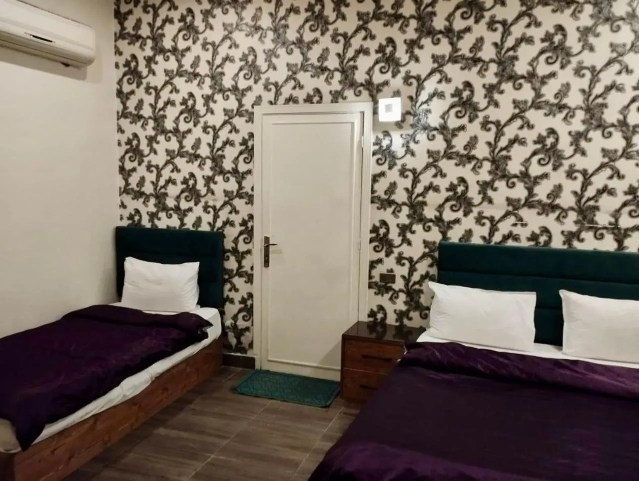 Bed in Hotel Richmond Down Town