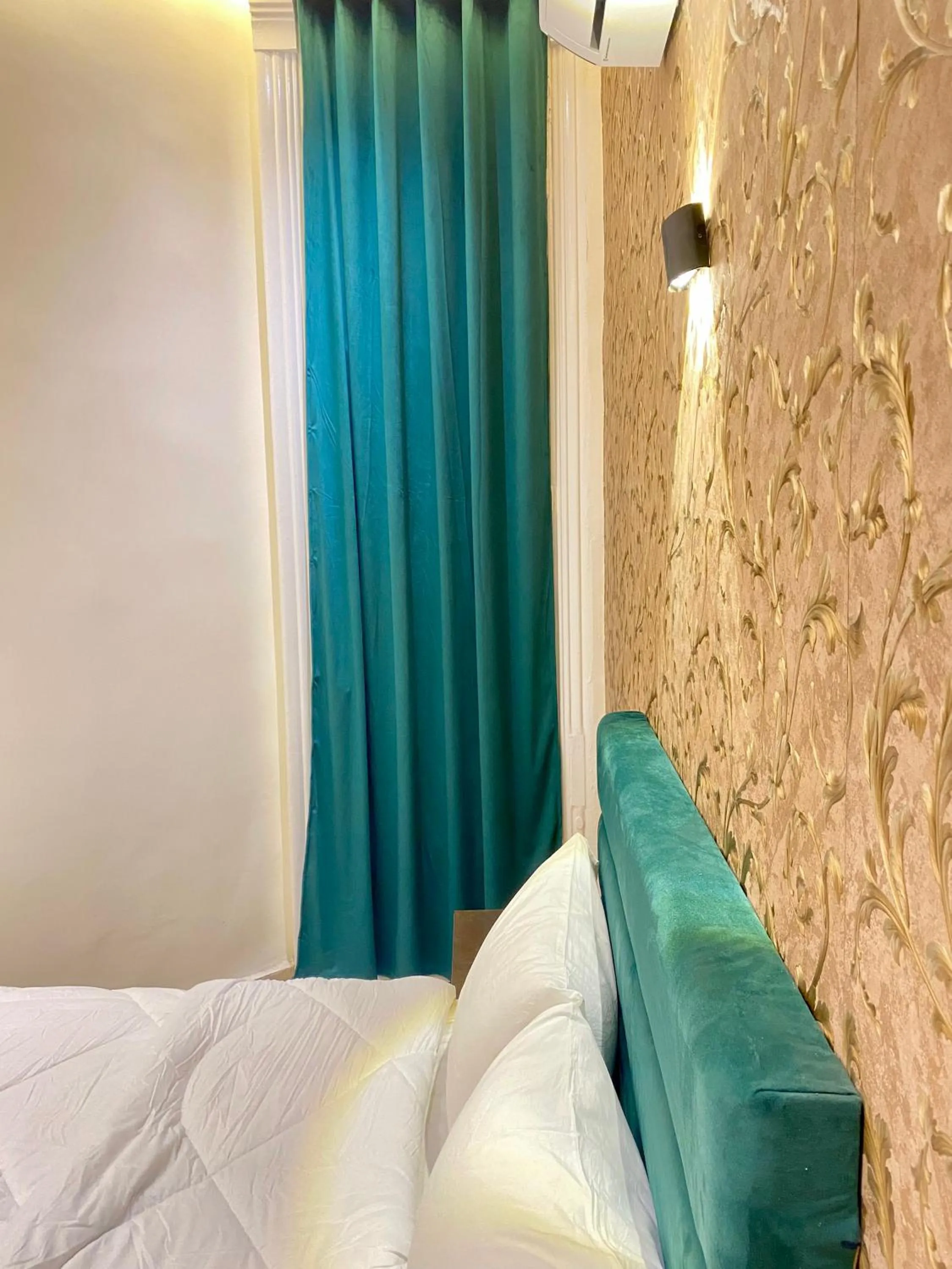 Bed in Hotel Richmond Down Town