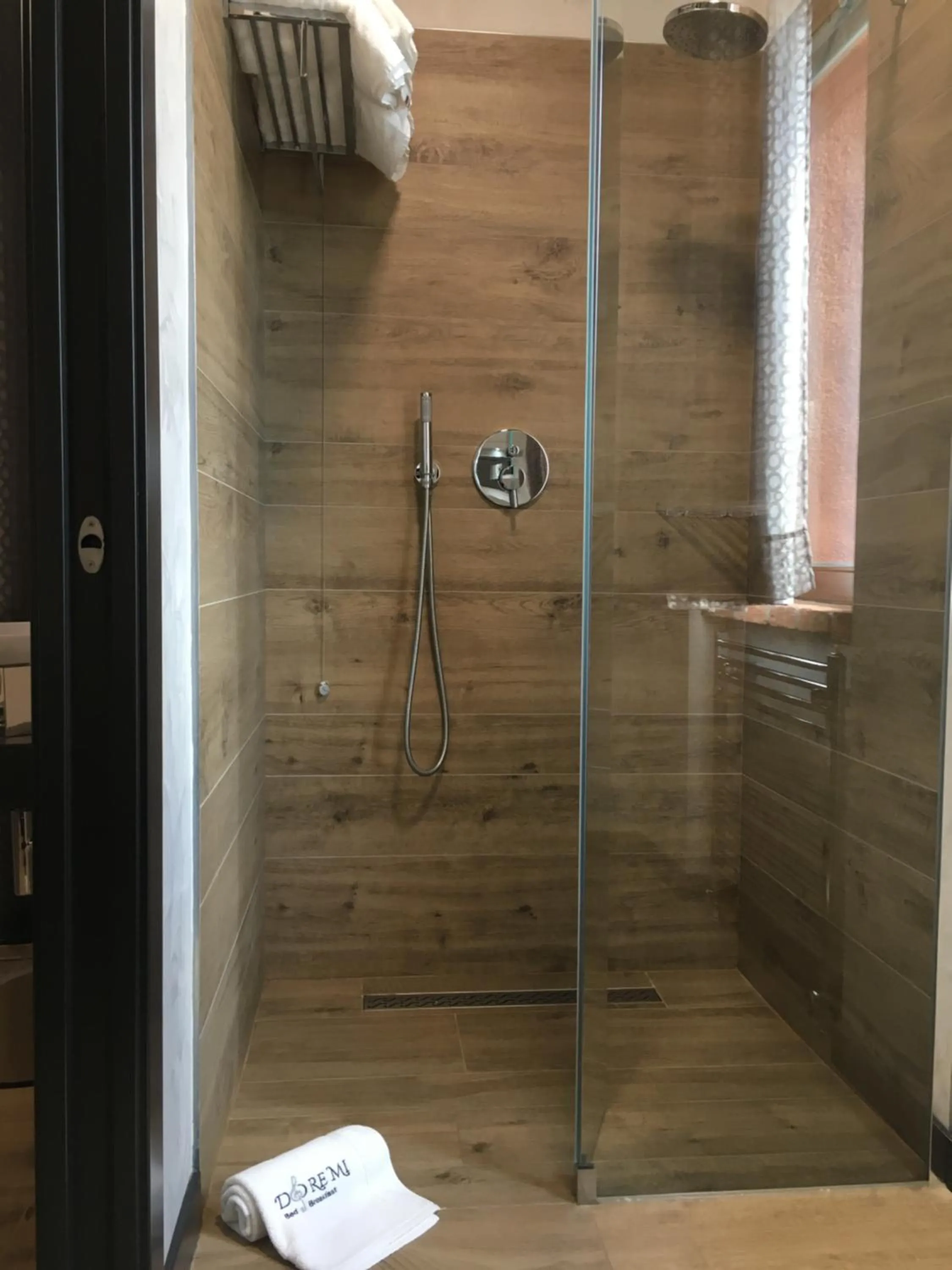 Shower in Doremi BB Foresteria