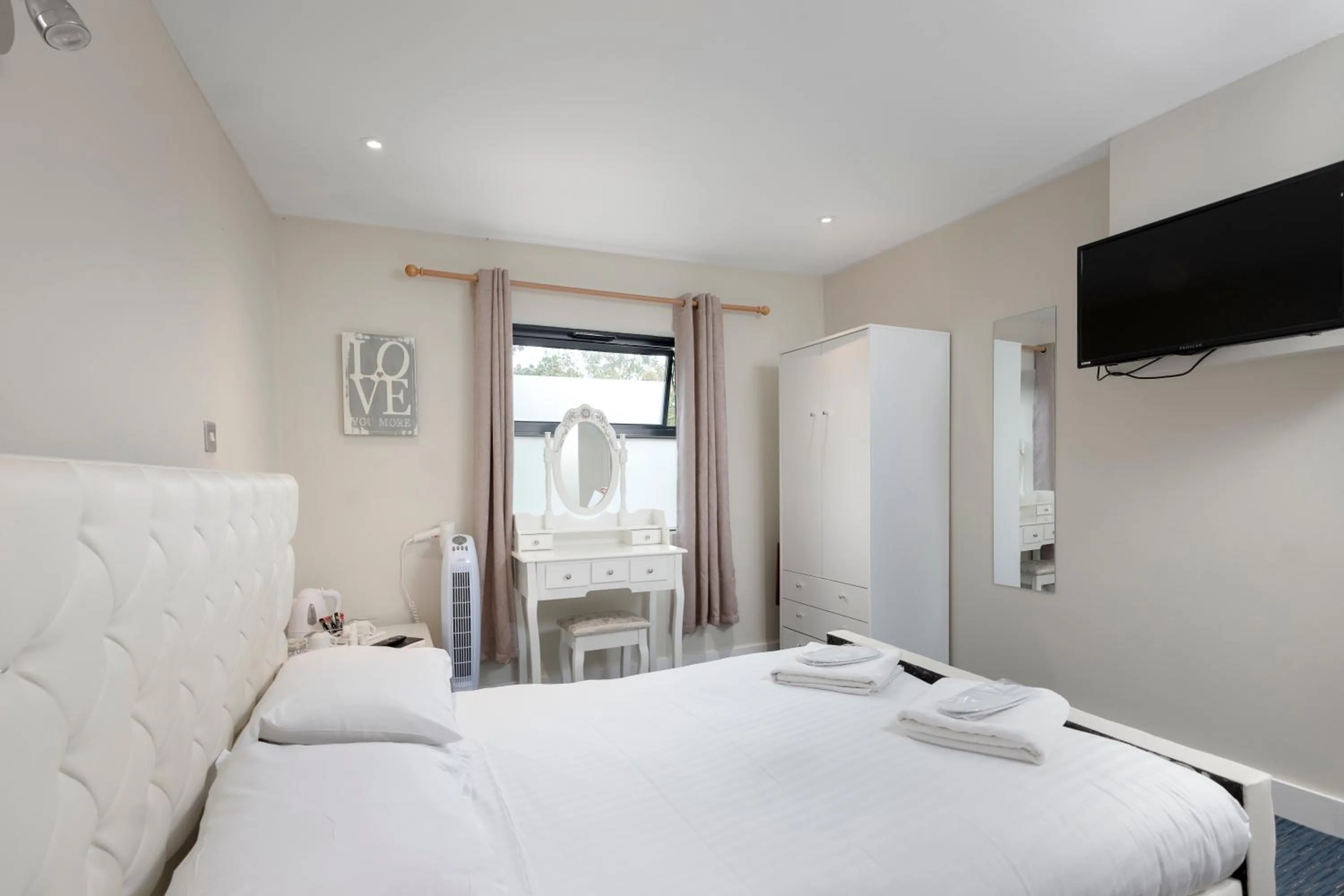 Bedroom, Bed in The R Inn Hotel