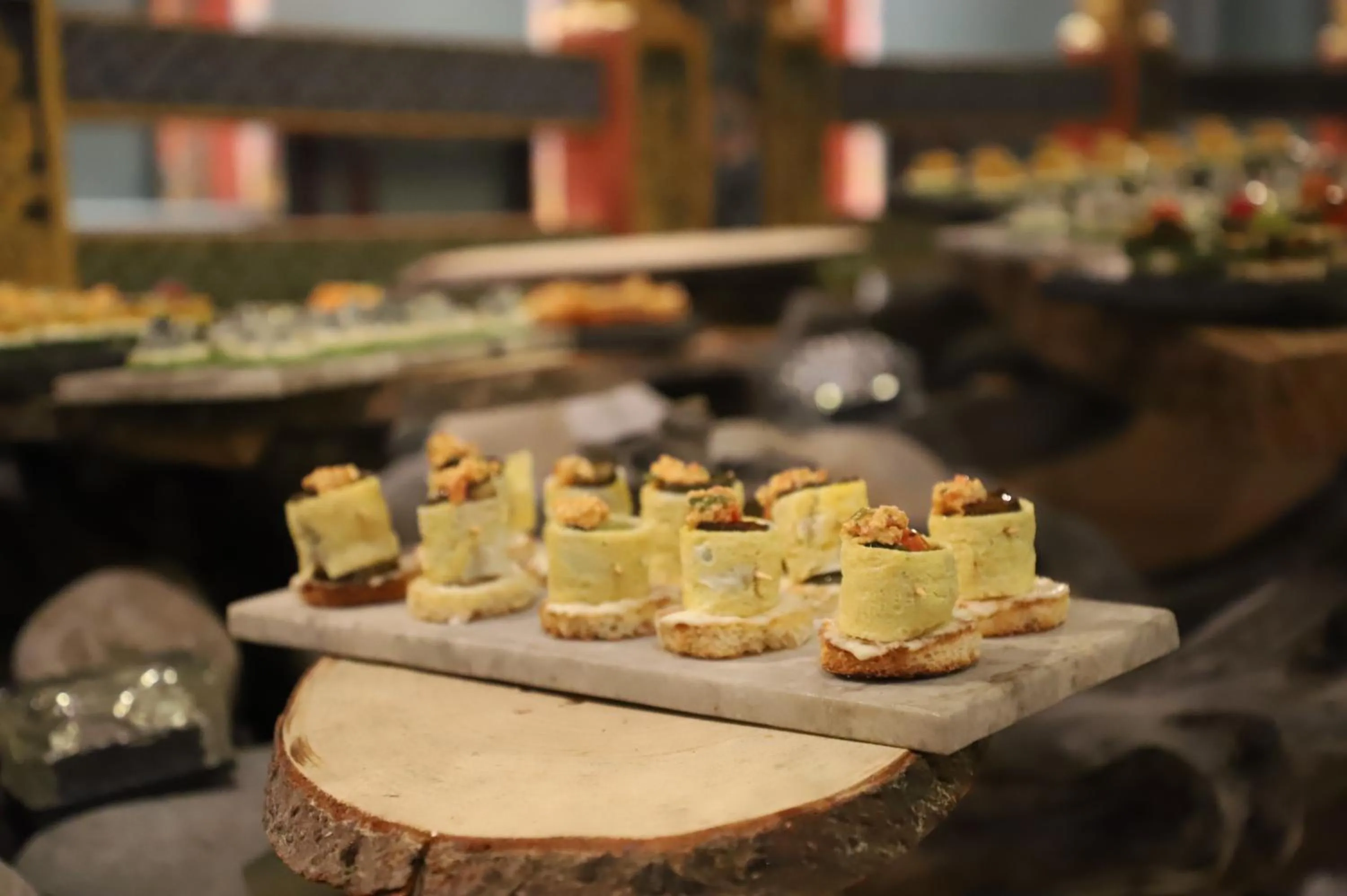 Restaurant/places to eat in Taktsangri-La