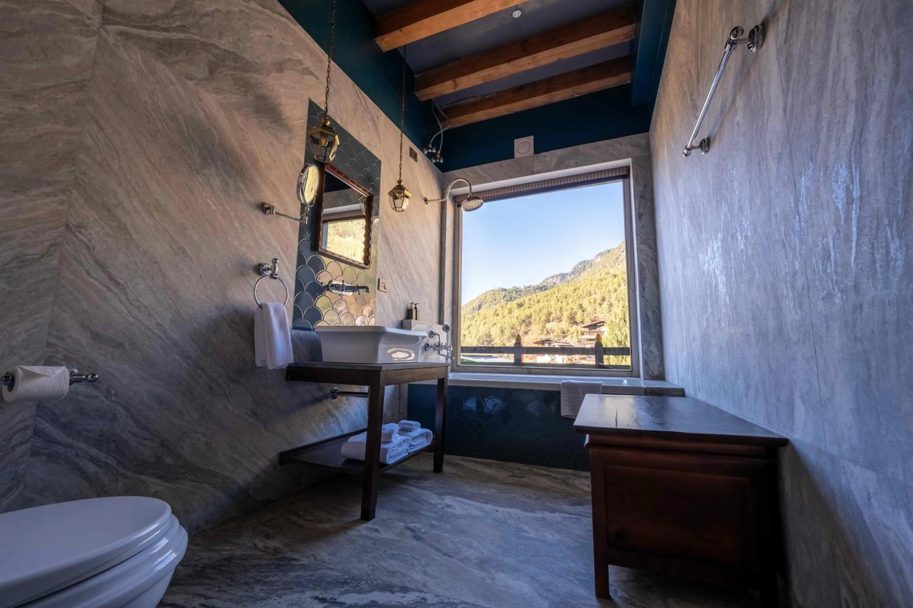 Toilet in Taktsangri-La