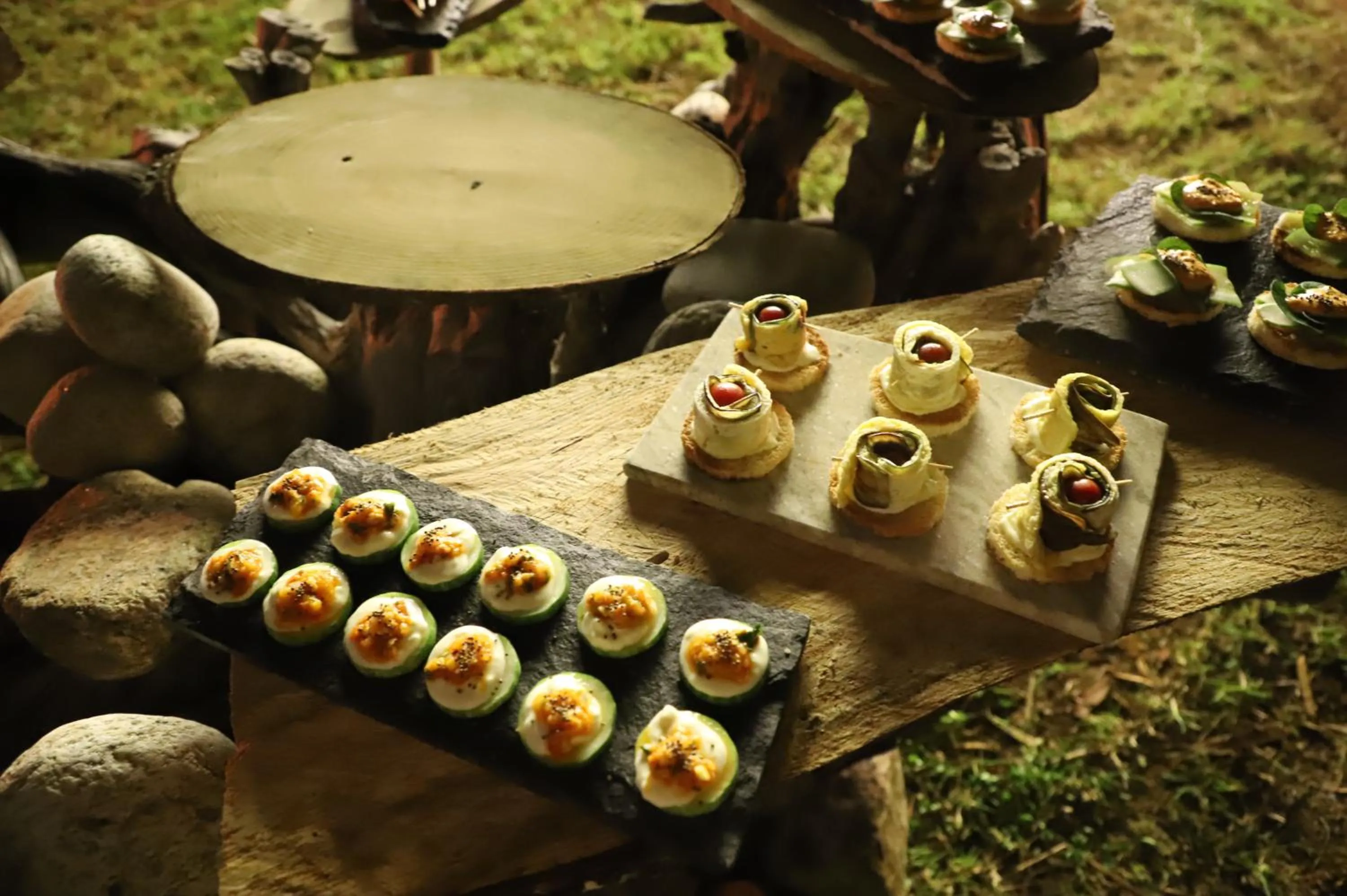 Restaurant/places to eat in Taktsangri-La