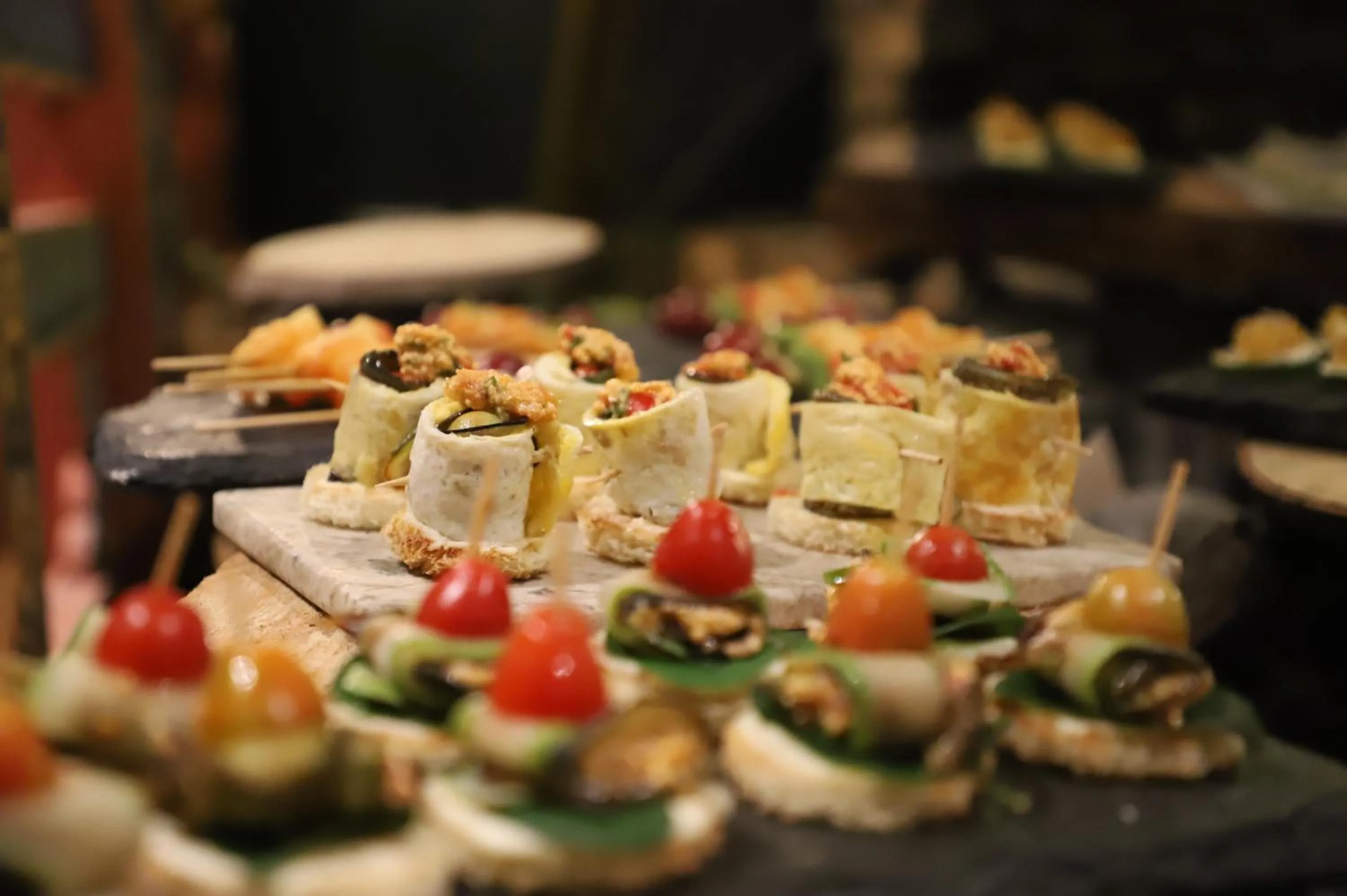 Restaurant/places to eat in Taktsangri-La