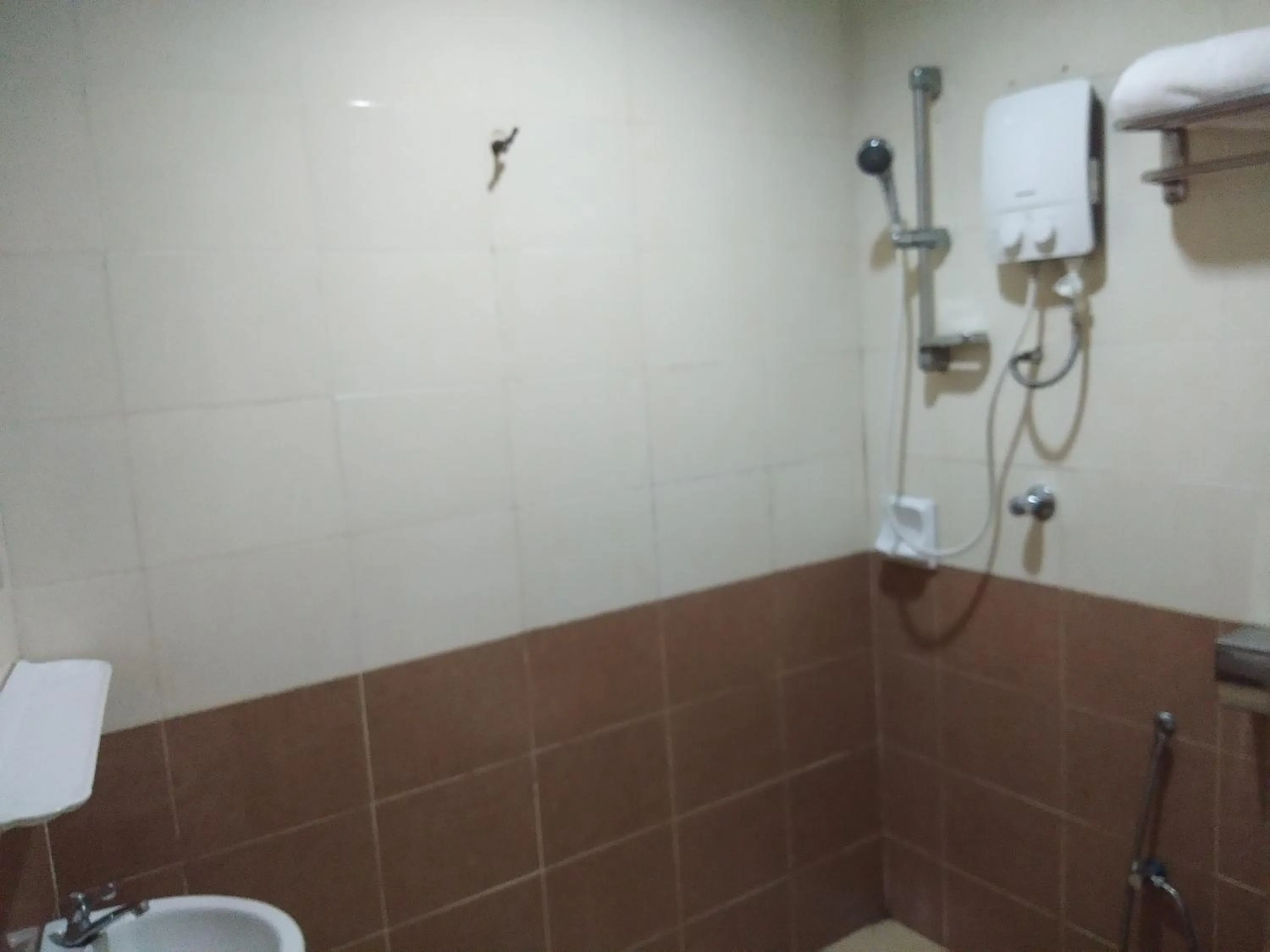 Shower in KL CITY LODGE