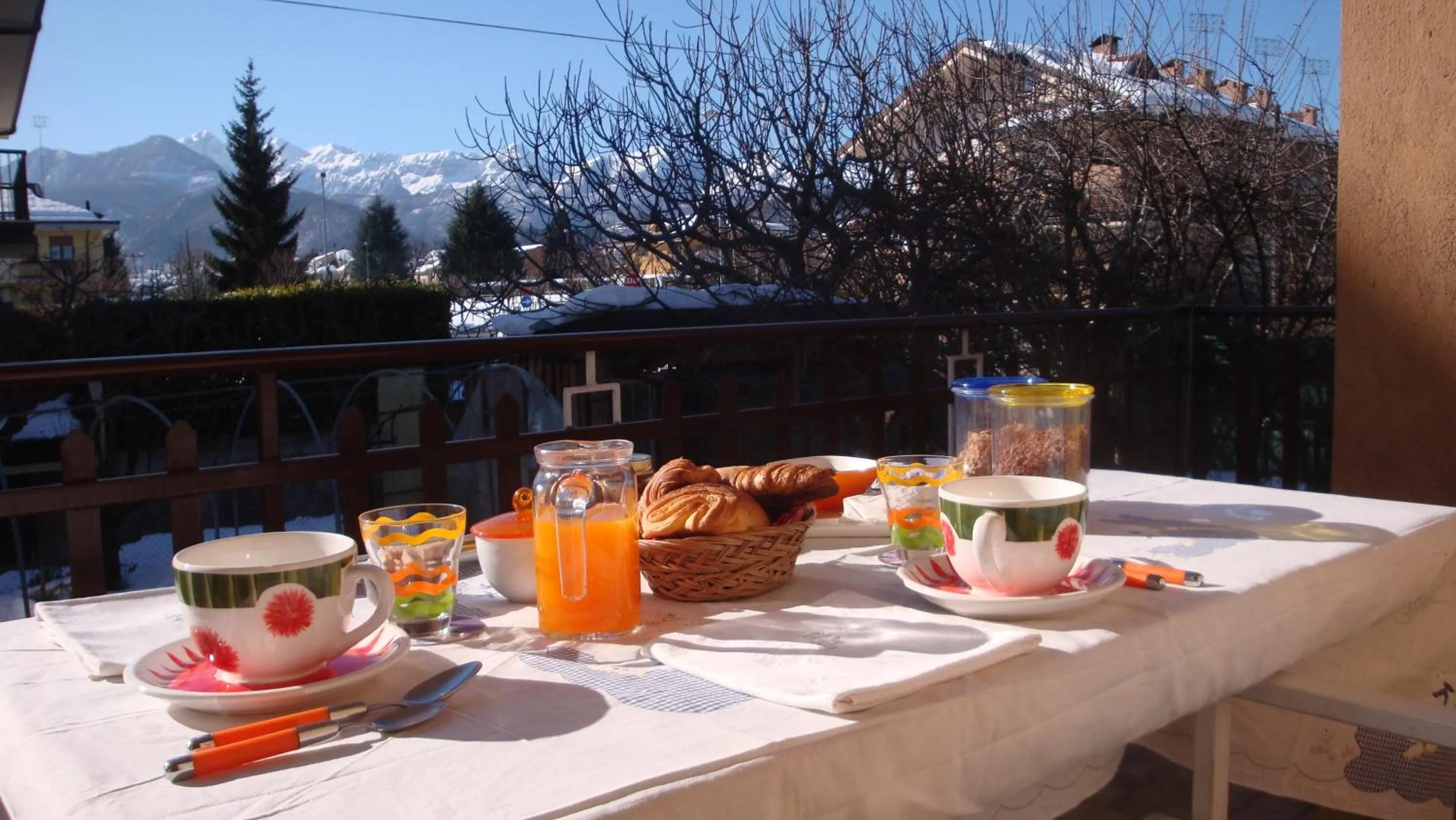 Decorative detail in Il Melograno