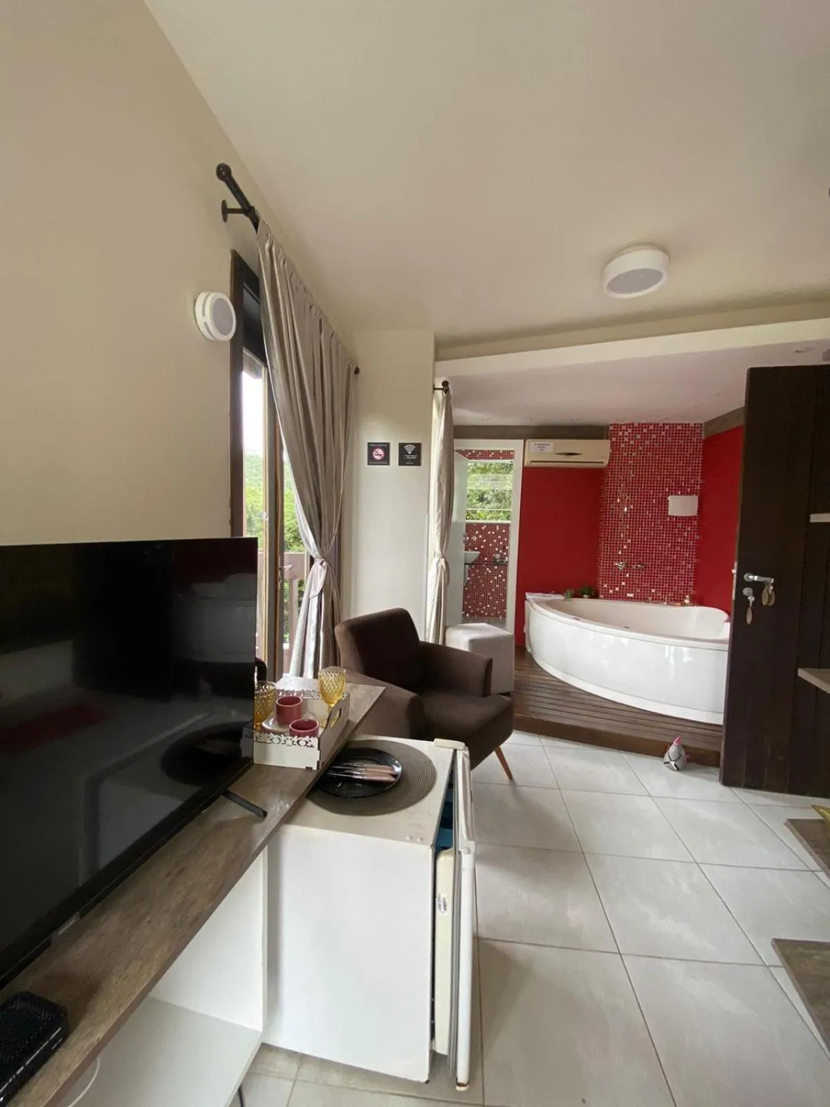 Coffee/tea facilities, Bed in Bombinhas Guest House