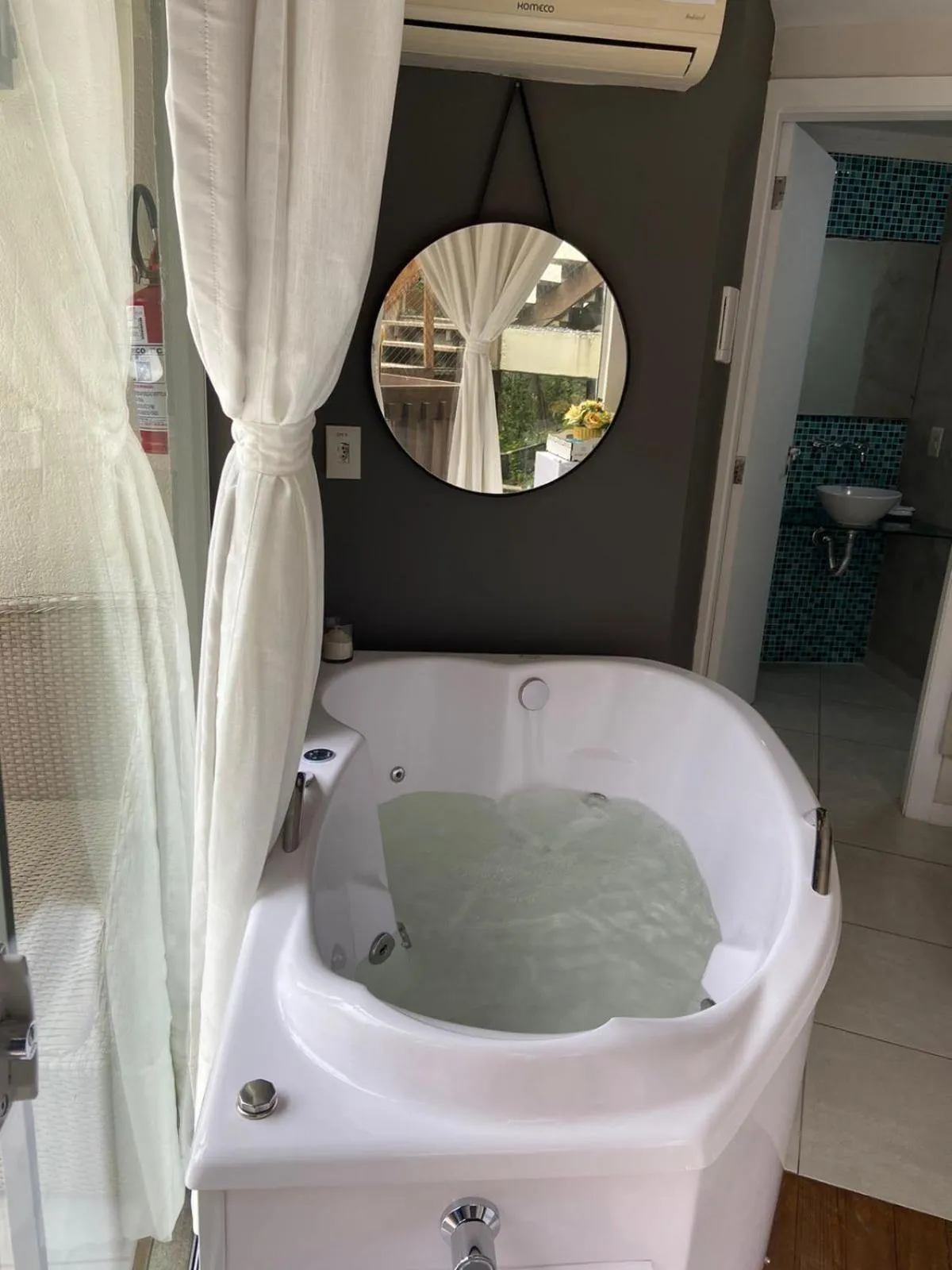 Hot Tub in Bombinhas Guest House