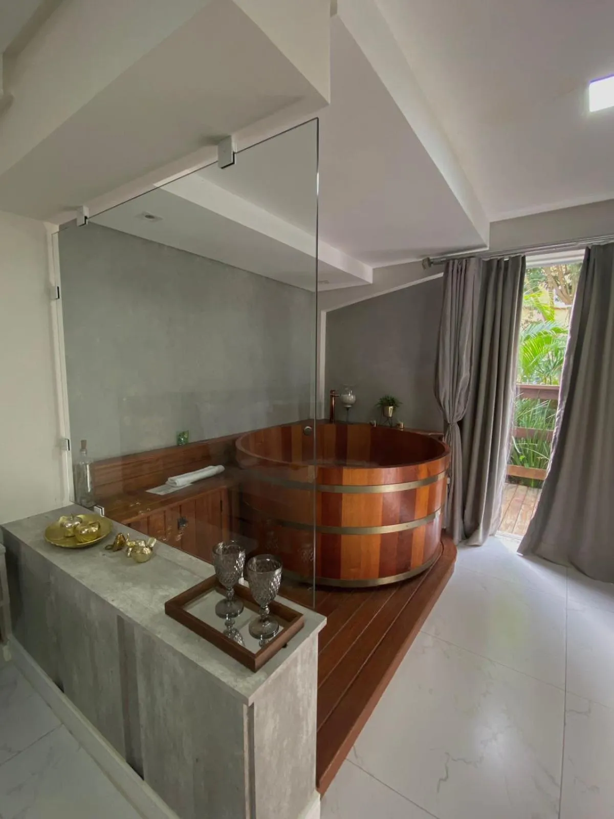 Hot Tub in Bombinhas Guest House