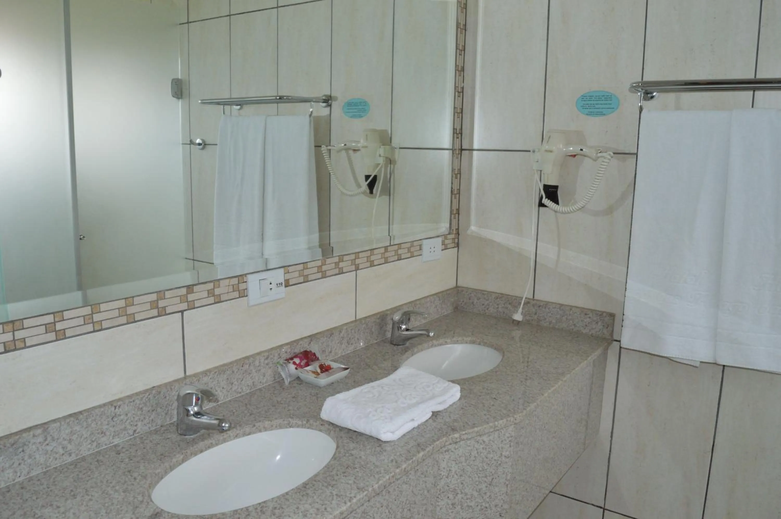 Photo of the whole room in Hotel Lago das Pedras