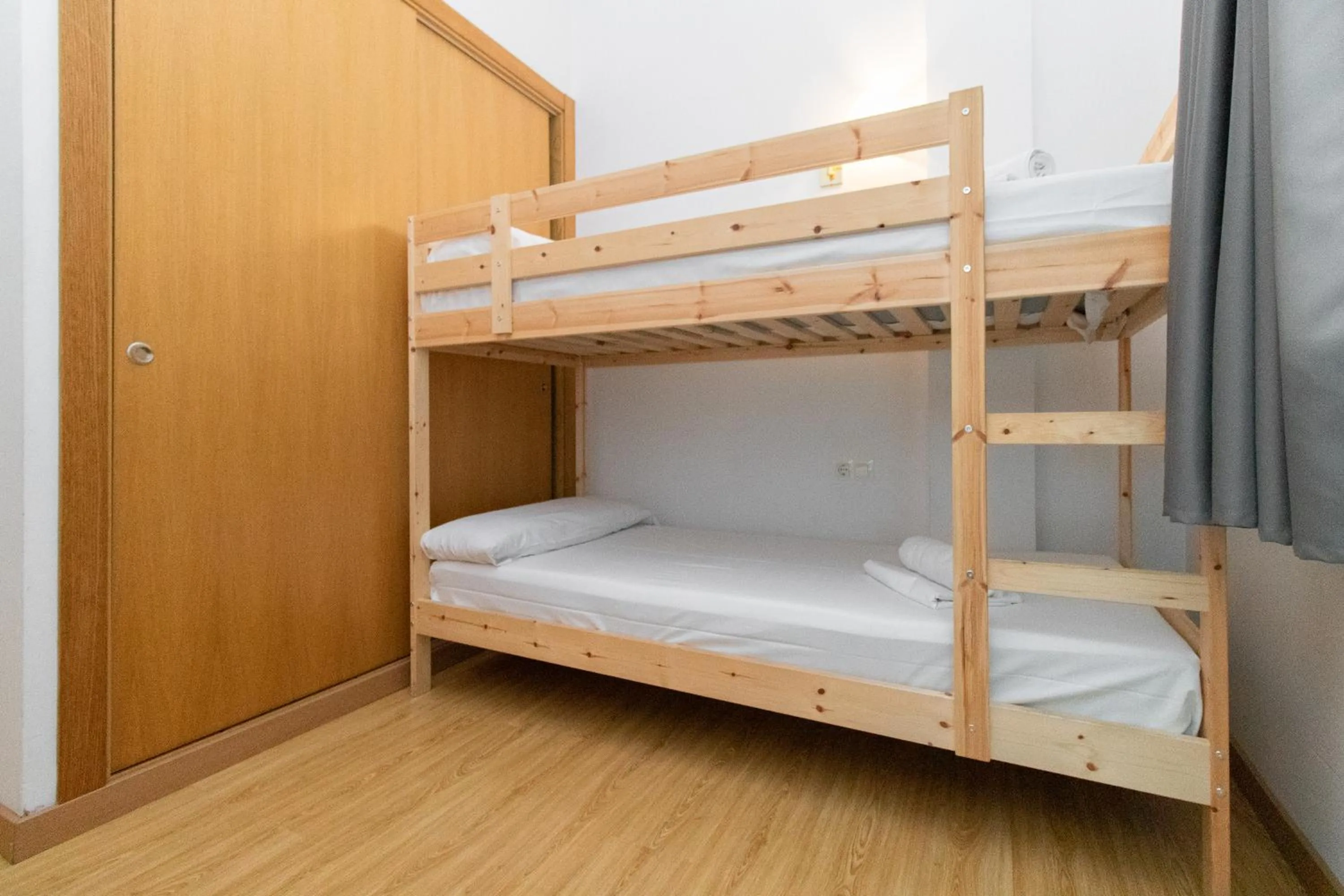 Bedroom, Bed in Apartamentos Canillo 3000