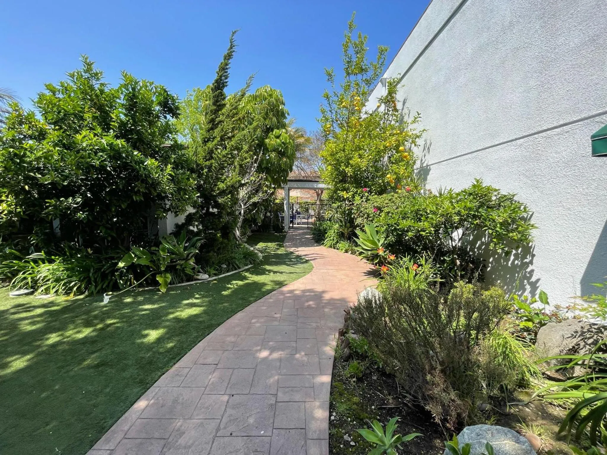 Hotel Pacific Garden