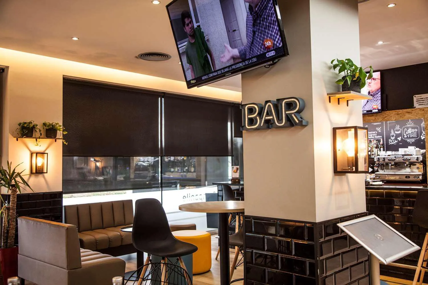 Lounge or bar in Travelodge BCN Cornella Fira