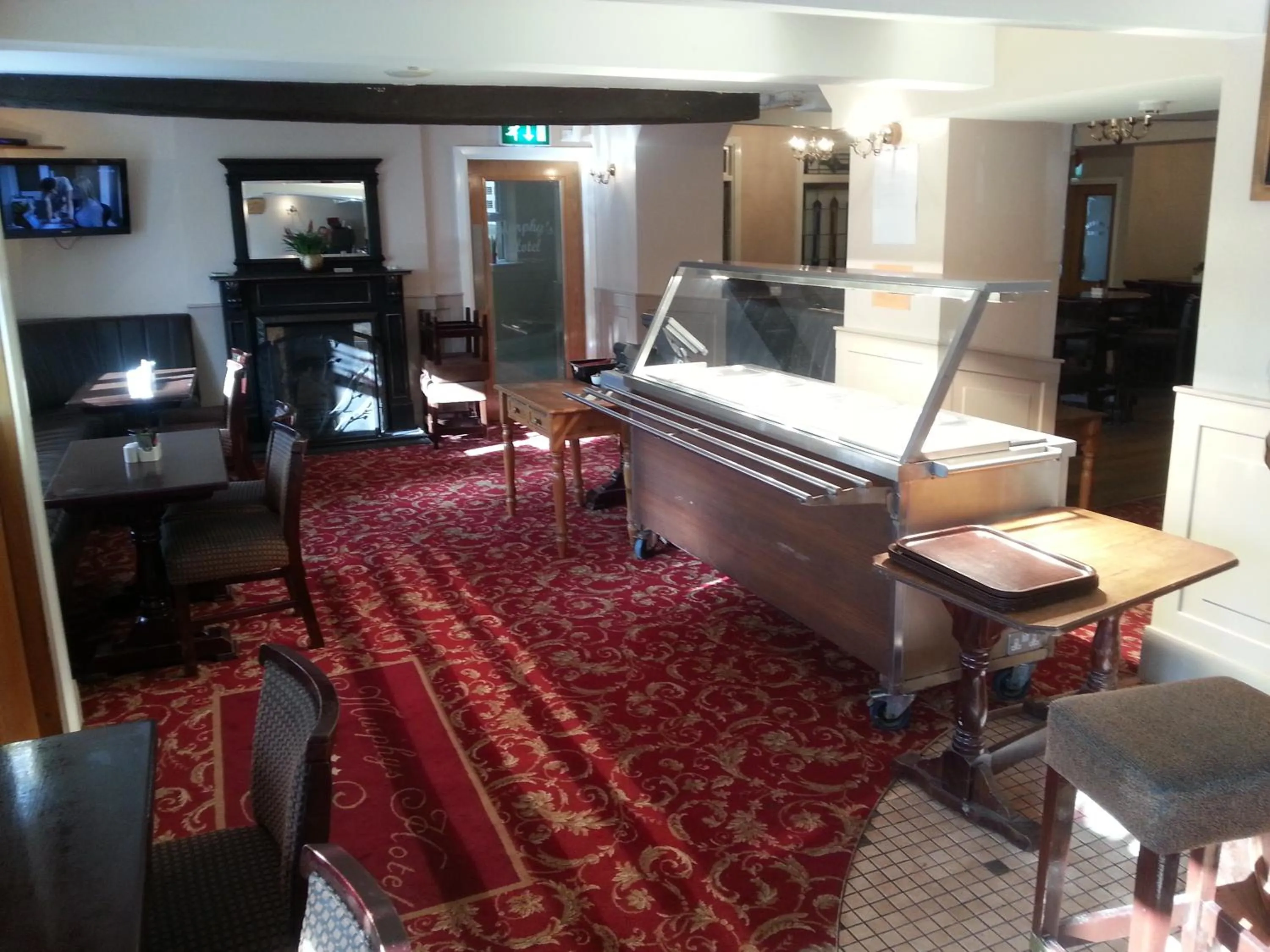 Restaurant/places to eat in Murphys Hotel