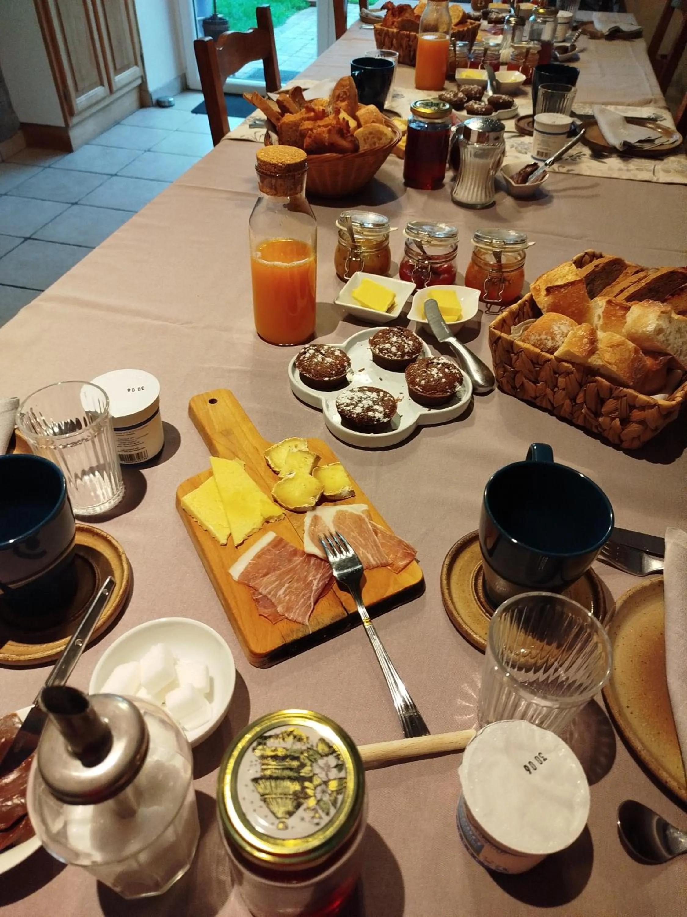 Breakfast in Château Besson
