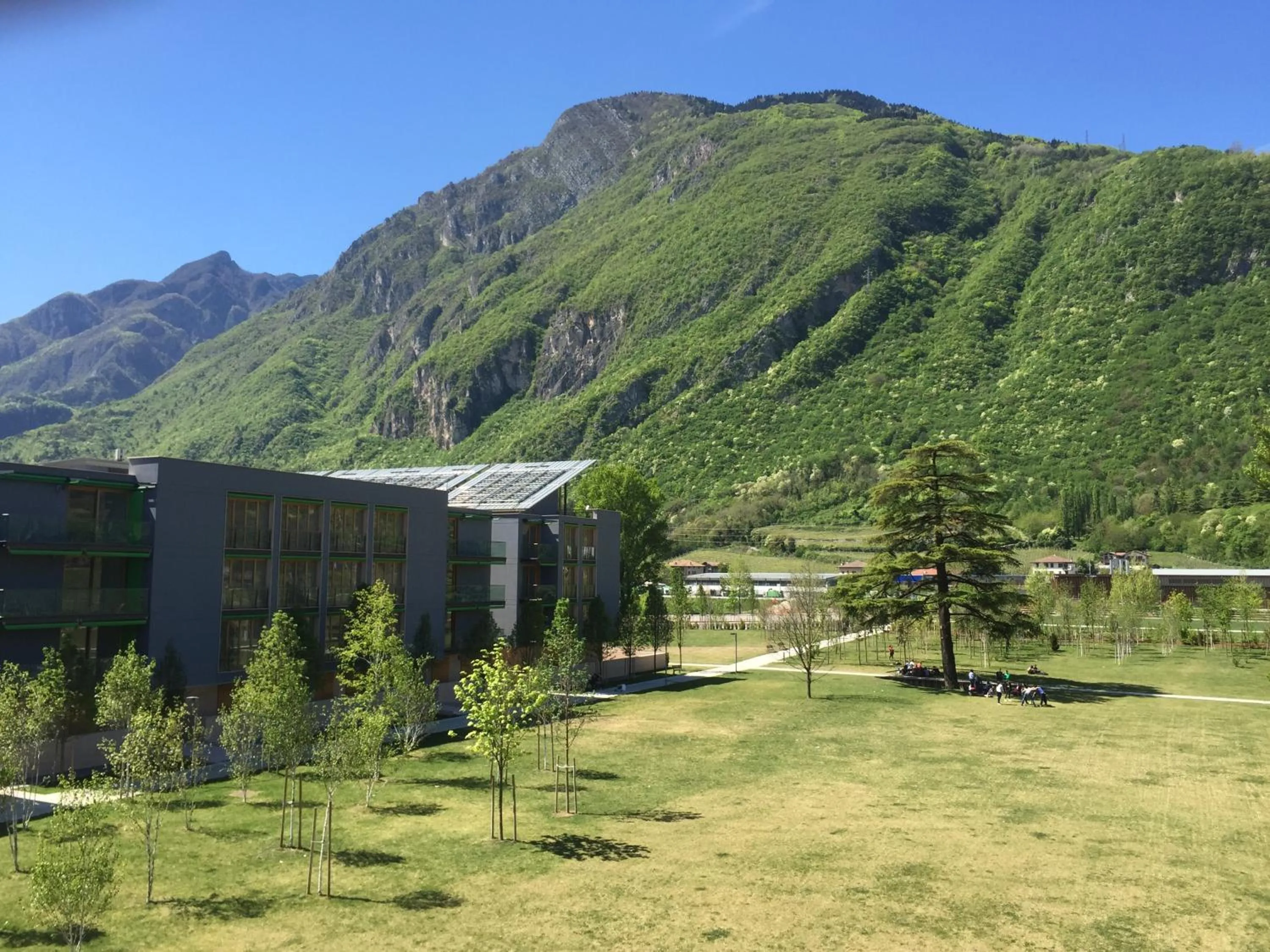 Day in Komodo short stay apartments