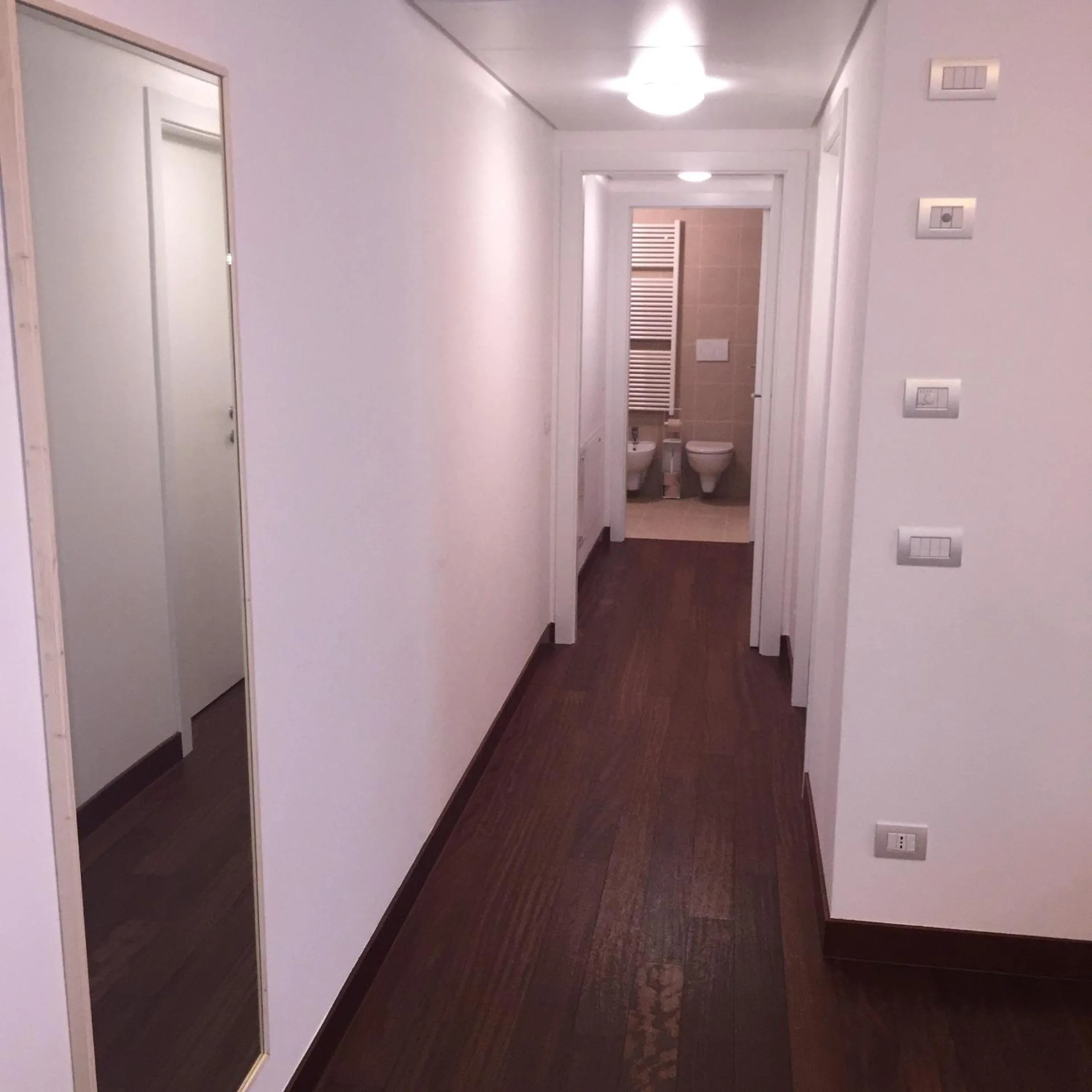 Bathroom in Komodo short stay apartments