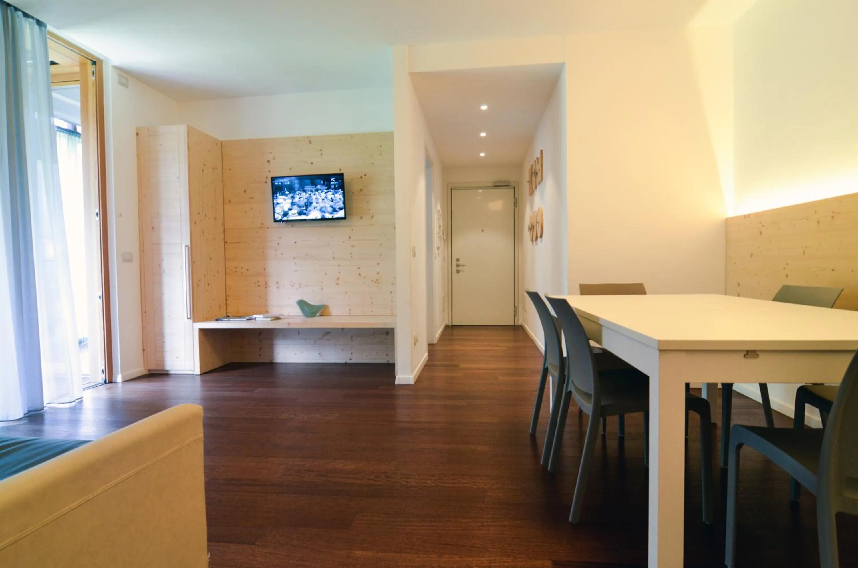 TV and multimedia in Komodo short stay apartments