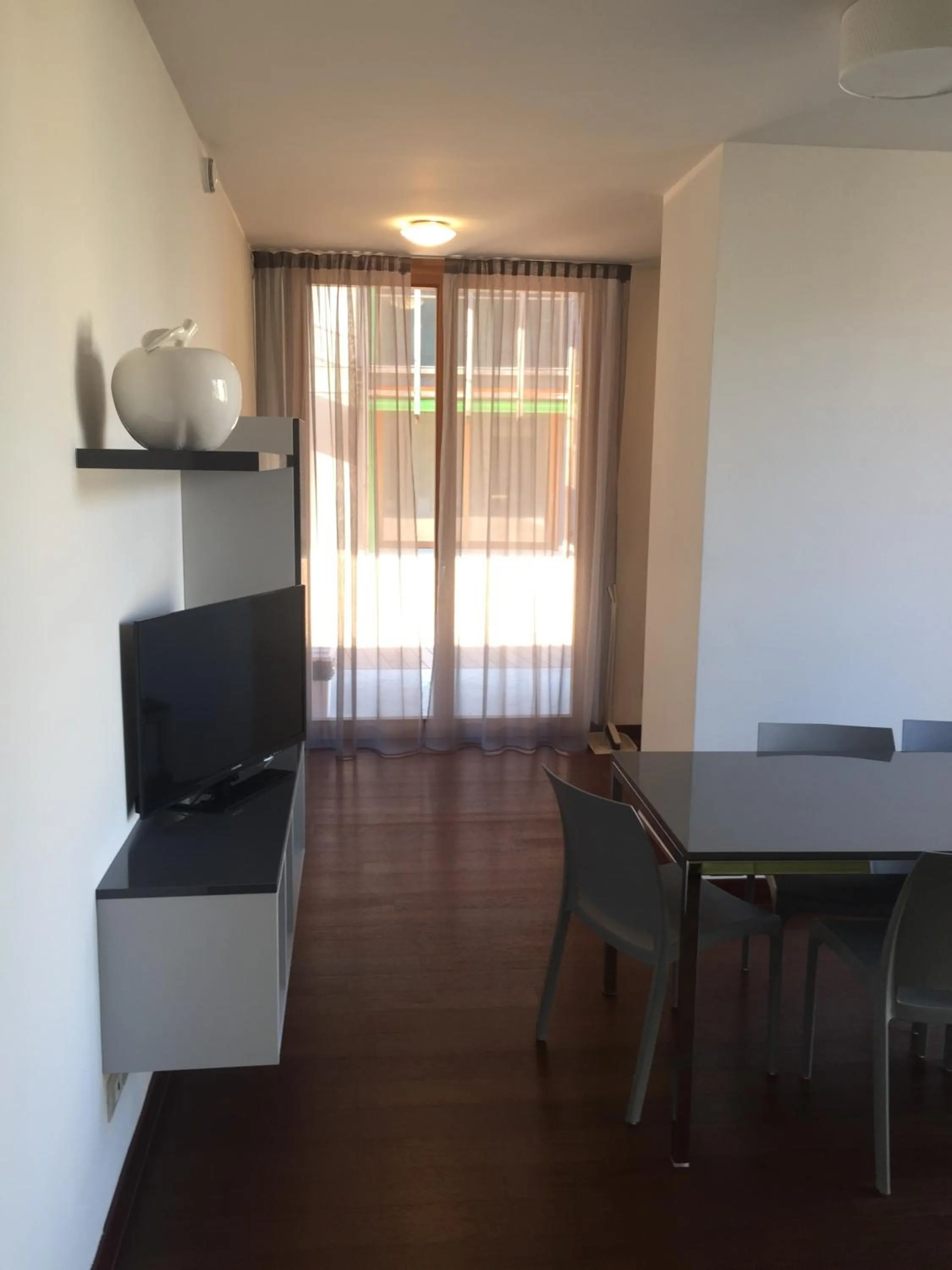 Day in Komodo short stay apartments