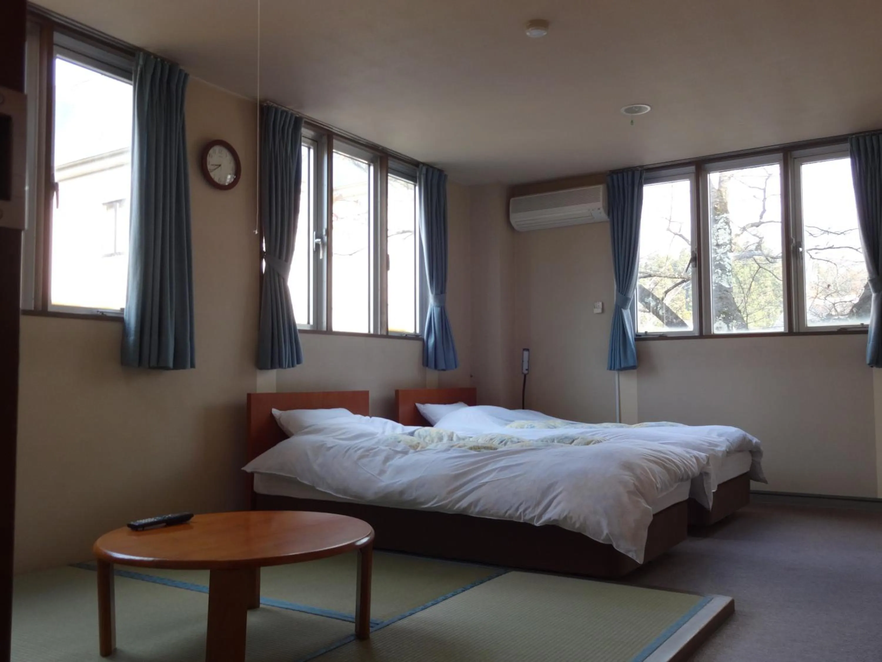 Bedroom, Bed in Oomukou Ryokan