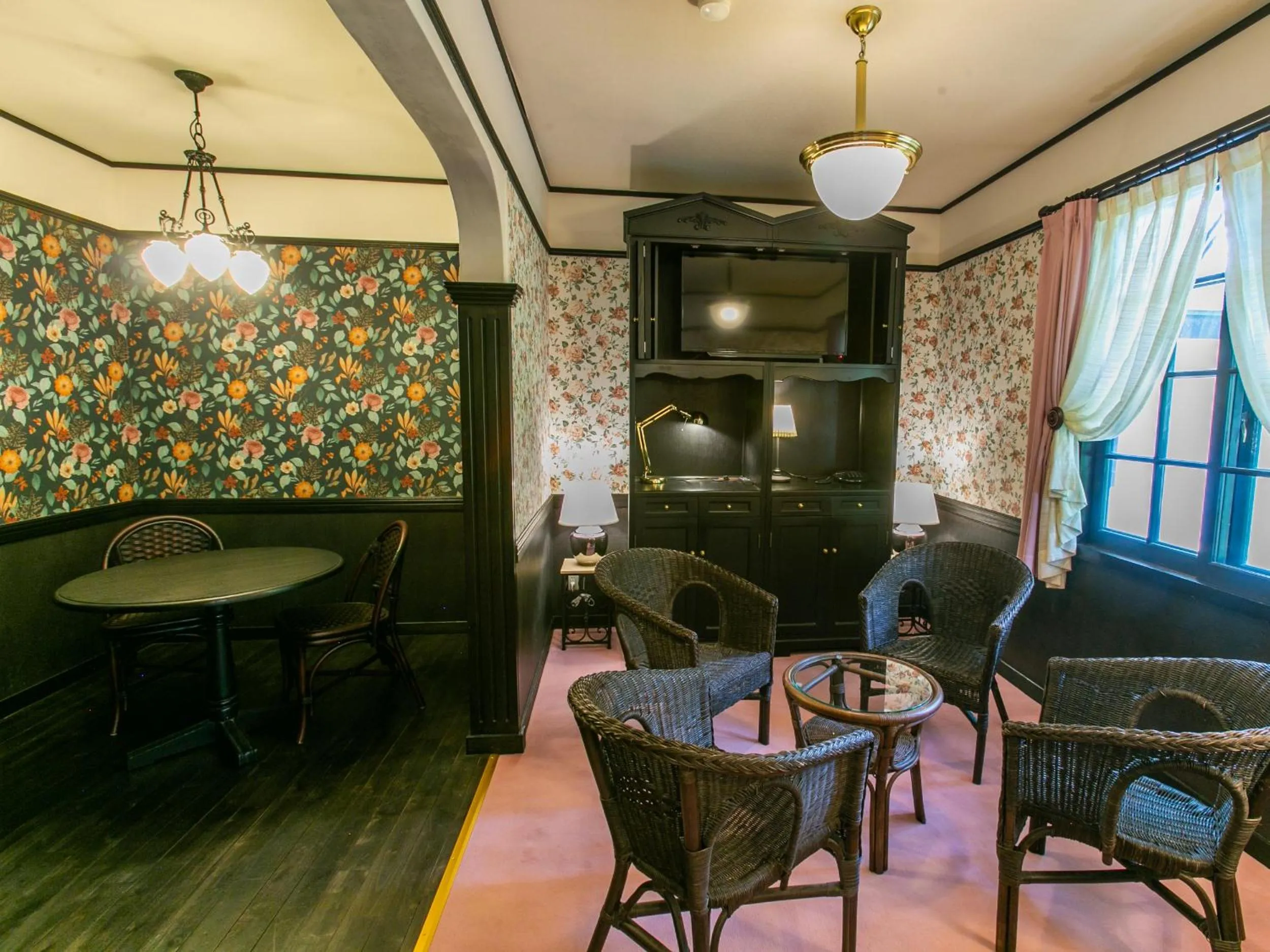 TV and multimedia in Restaurant & Hotel Traumerei