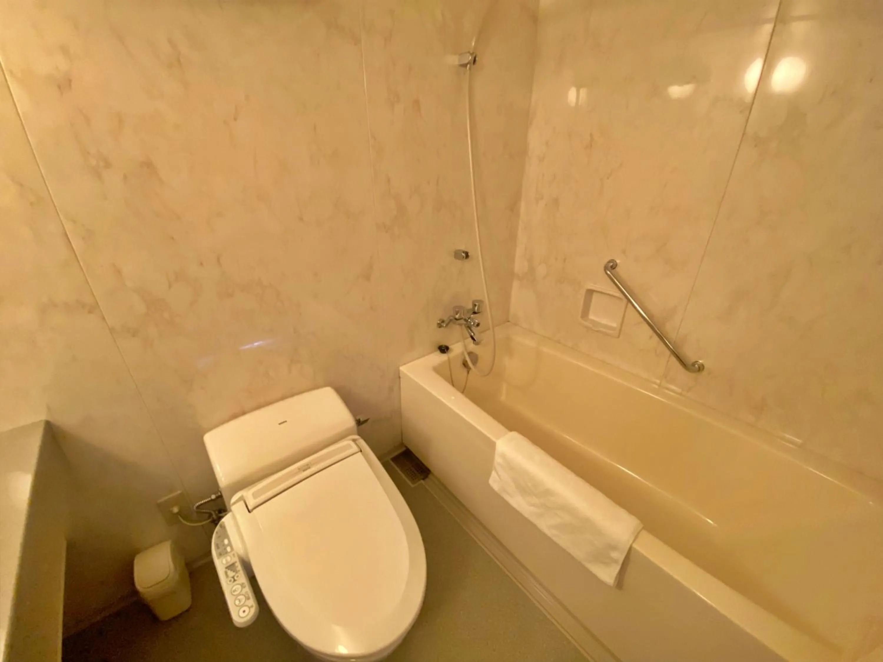 Shower in Restaurant & Hotel Traumerei