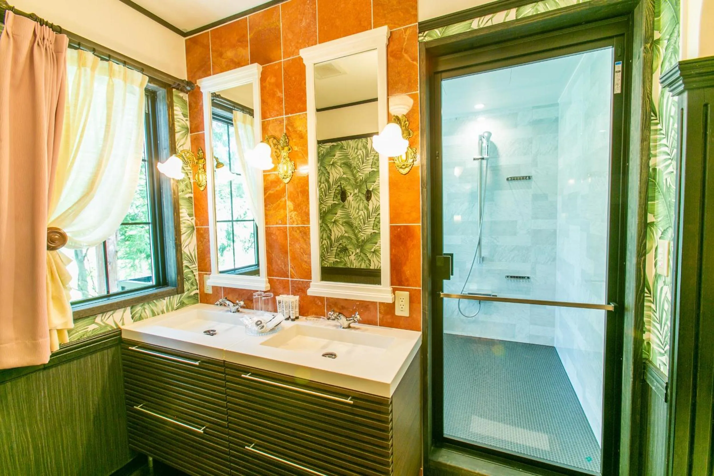 Shower in Restaurant & Hotel Traumerei