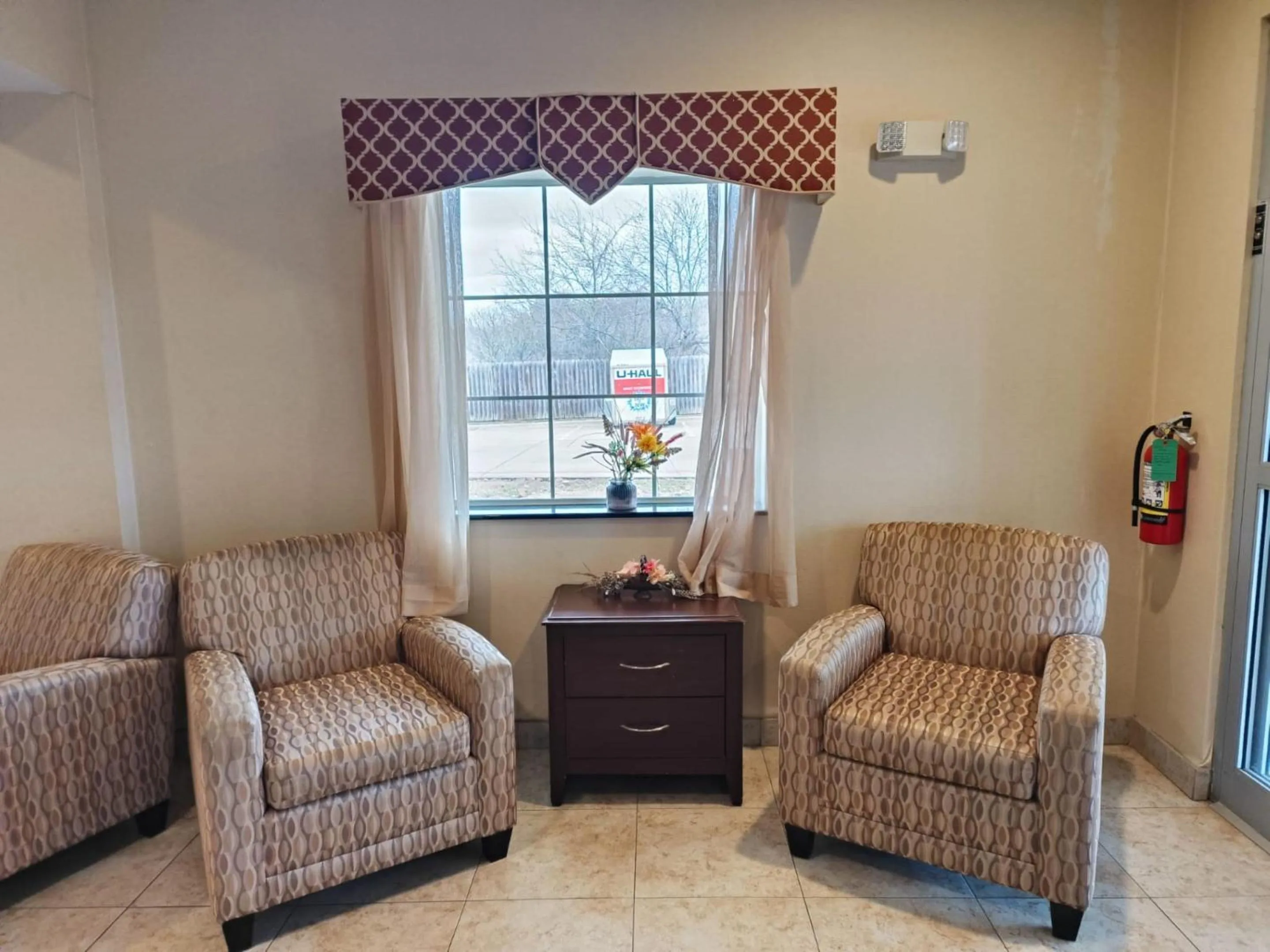 Seating area in Westwood Inn Extended Stay Gonzales TX