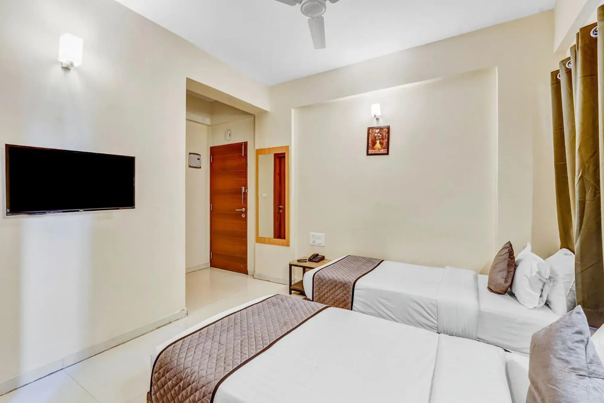Twin Room with Balcony - single occupancy in UPAR Hotels Nearby Bagmane Tech Park Twin Room with Balcony - single occupancy in UPAR Hotels Nearby Bagmane Tech Park