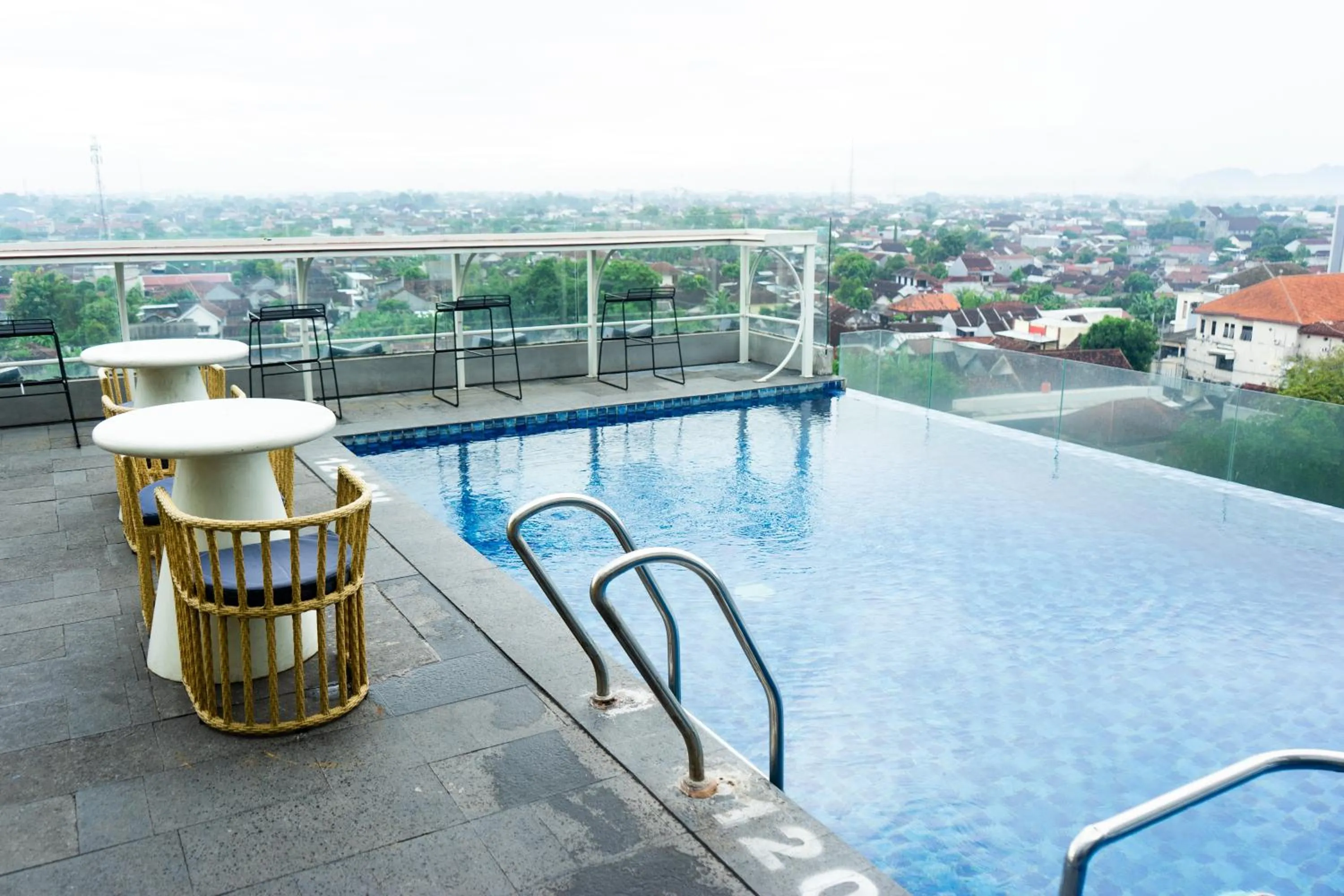 Swimming pool in Azana Style Hotel Tulungagung