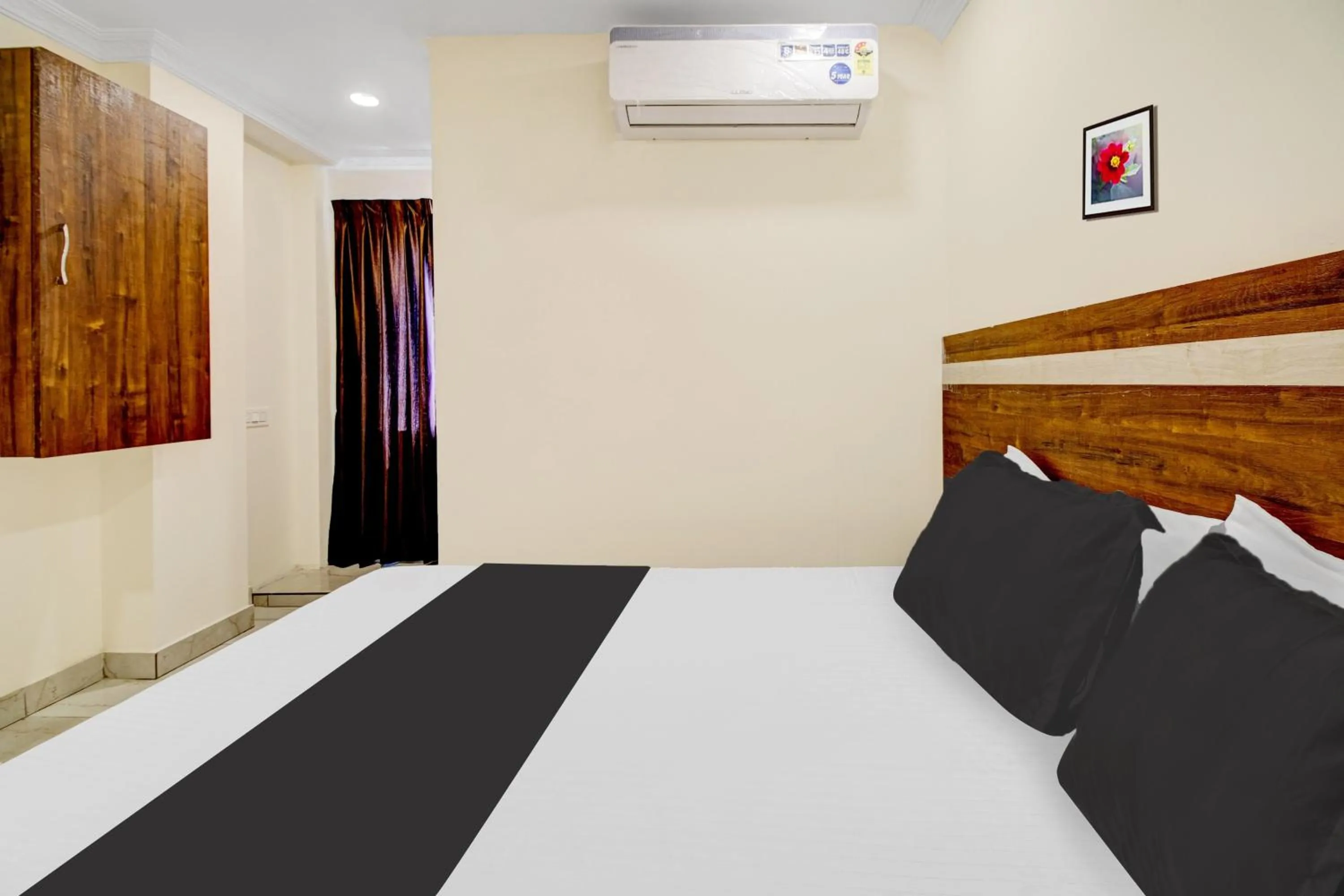 Bedroom in Hotel O Leela Elite