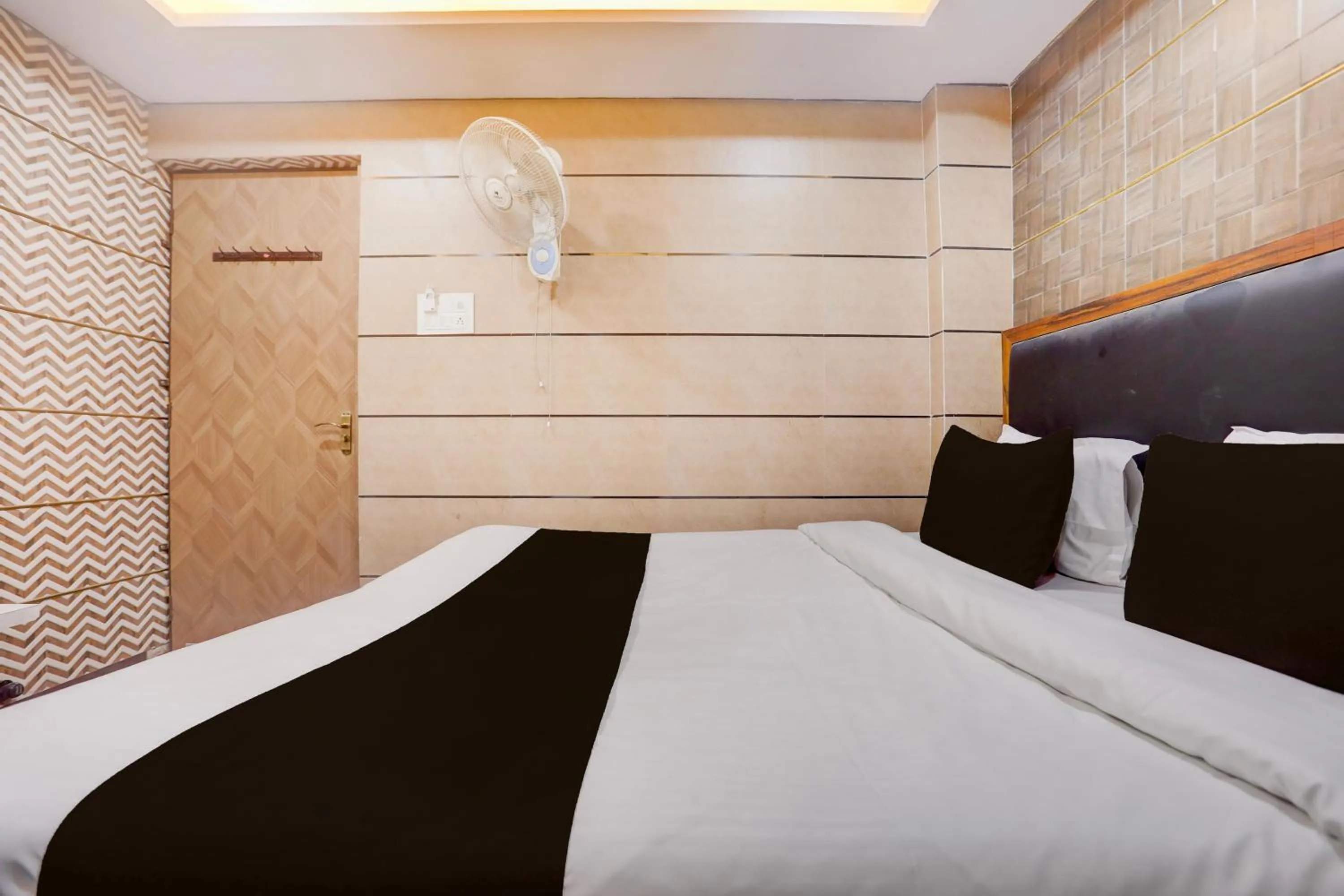 Bedroom, Bed in Hotel O Shyama Palace