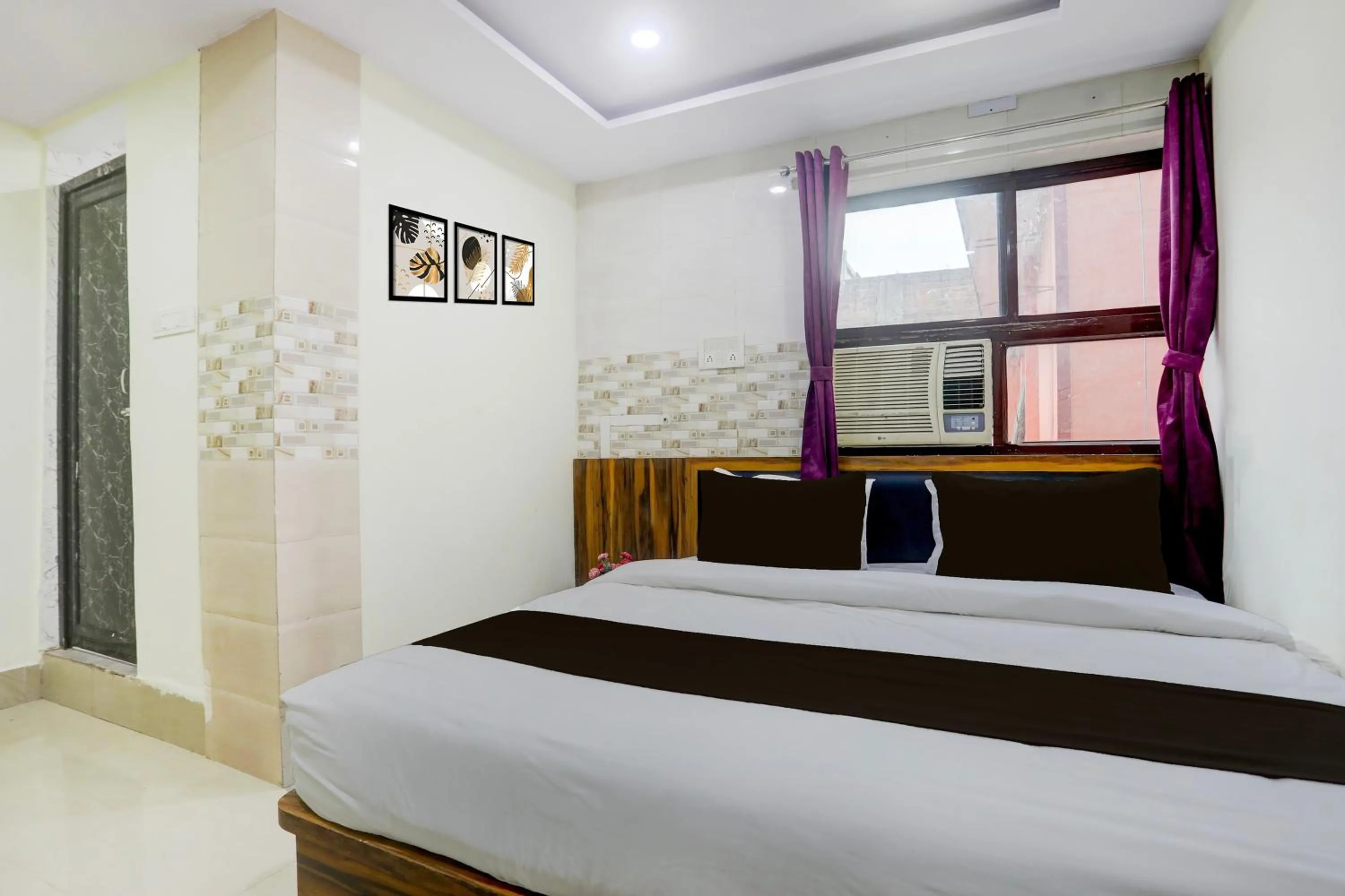 Bedroom, Bed in Hotel O Shyama Palace