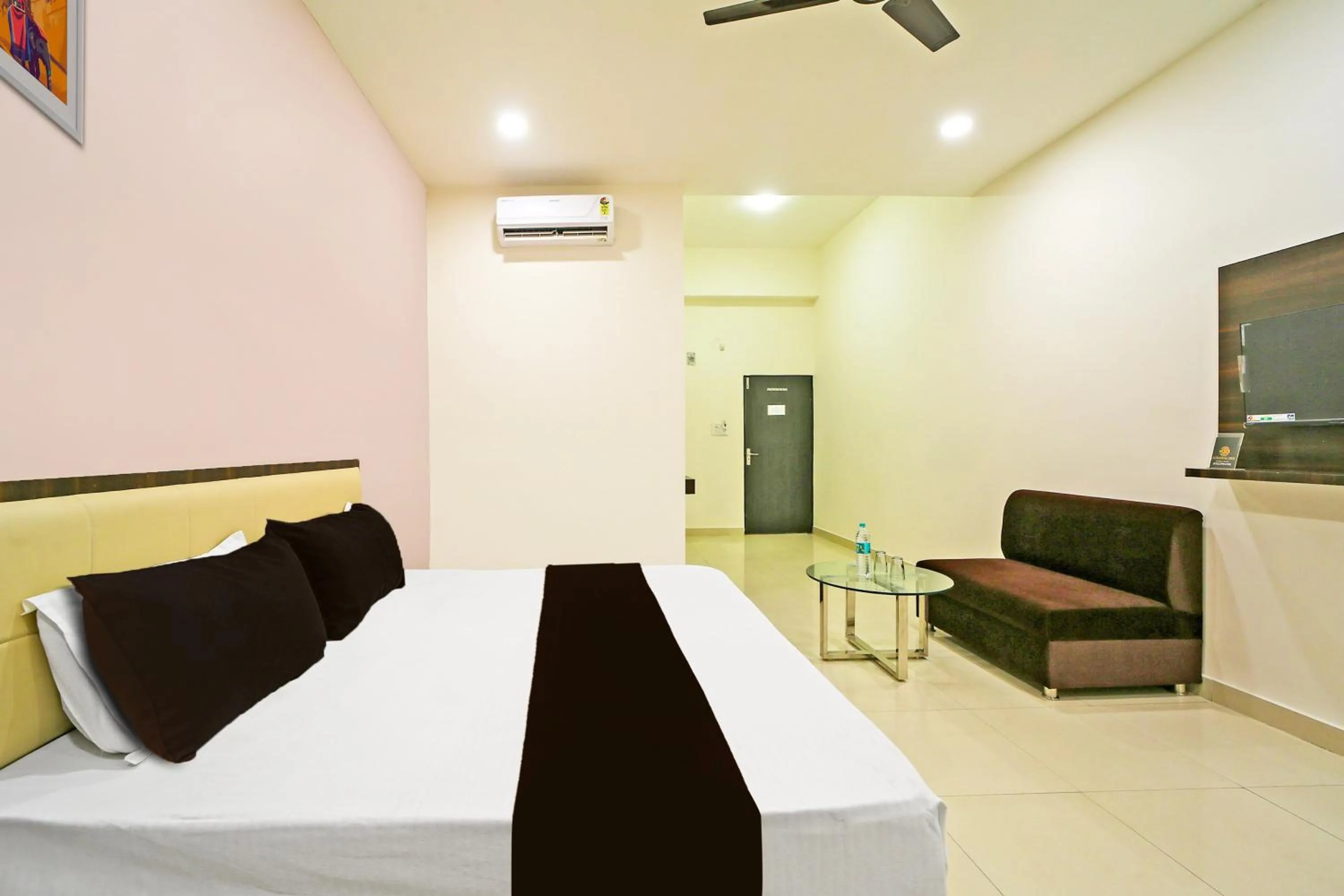 Bedroom, Bed in Hotel O Agrawal Inn