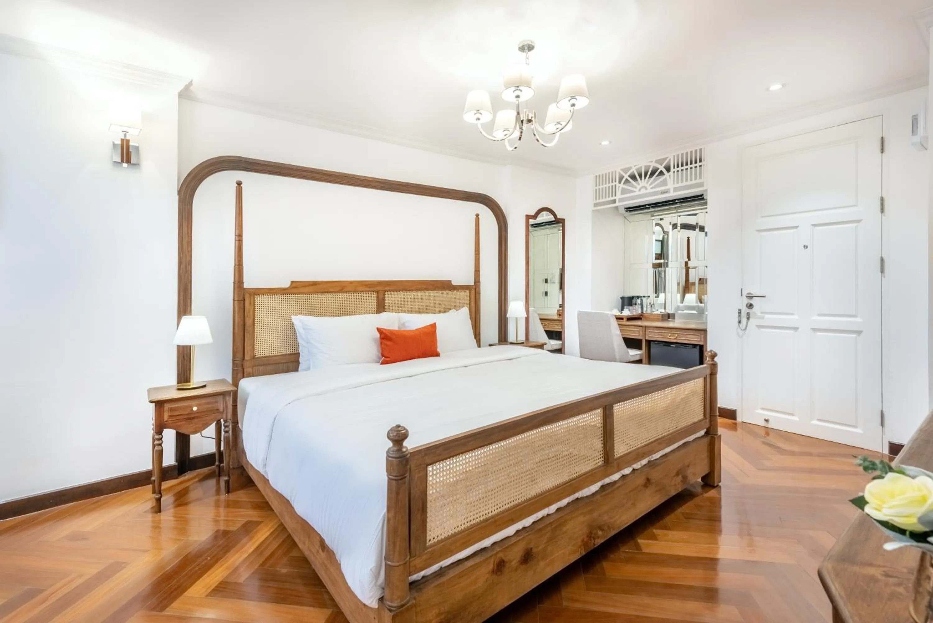 Bed in Cherie Bangkok Boutique Hotel