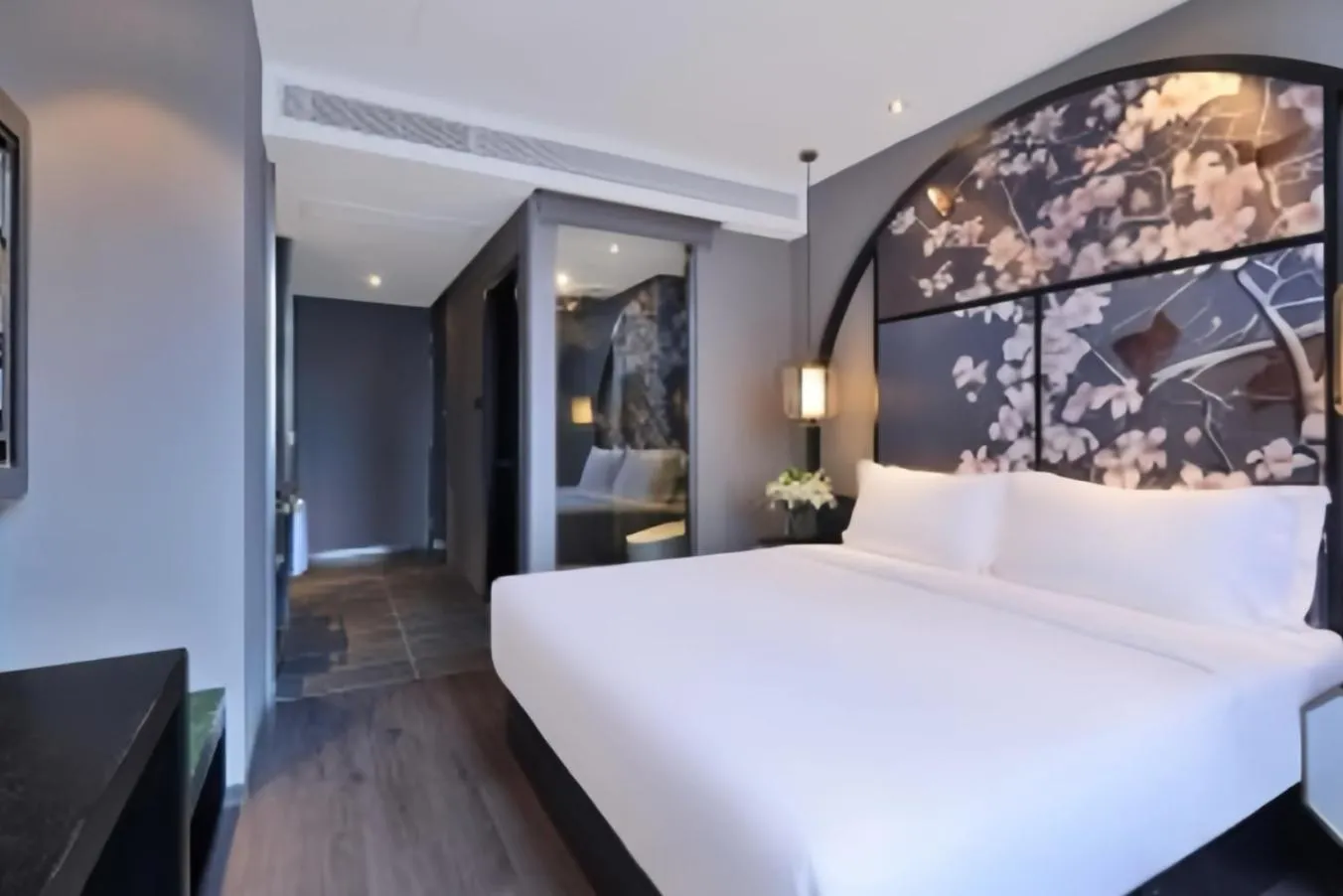 Bedroom, Bed in Crystal Hotel - Shanghai The Bund Jinling East Road