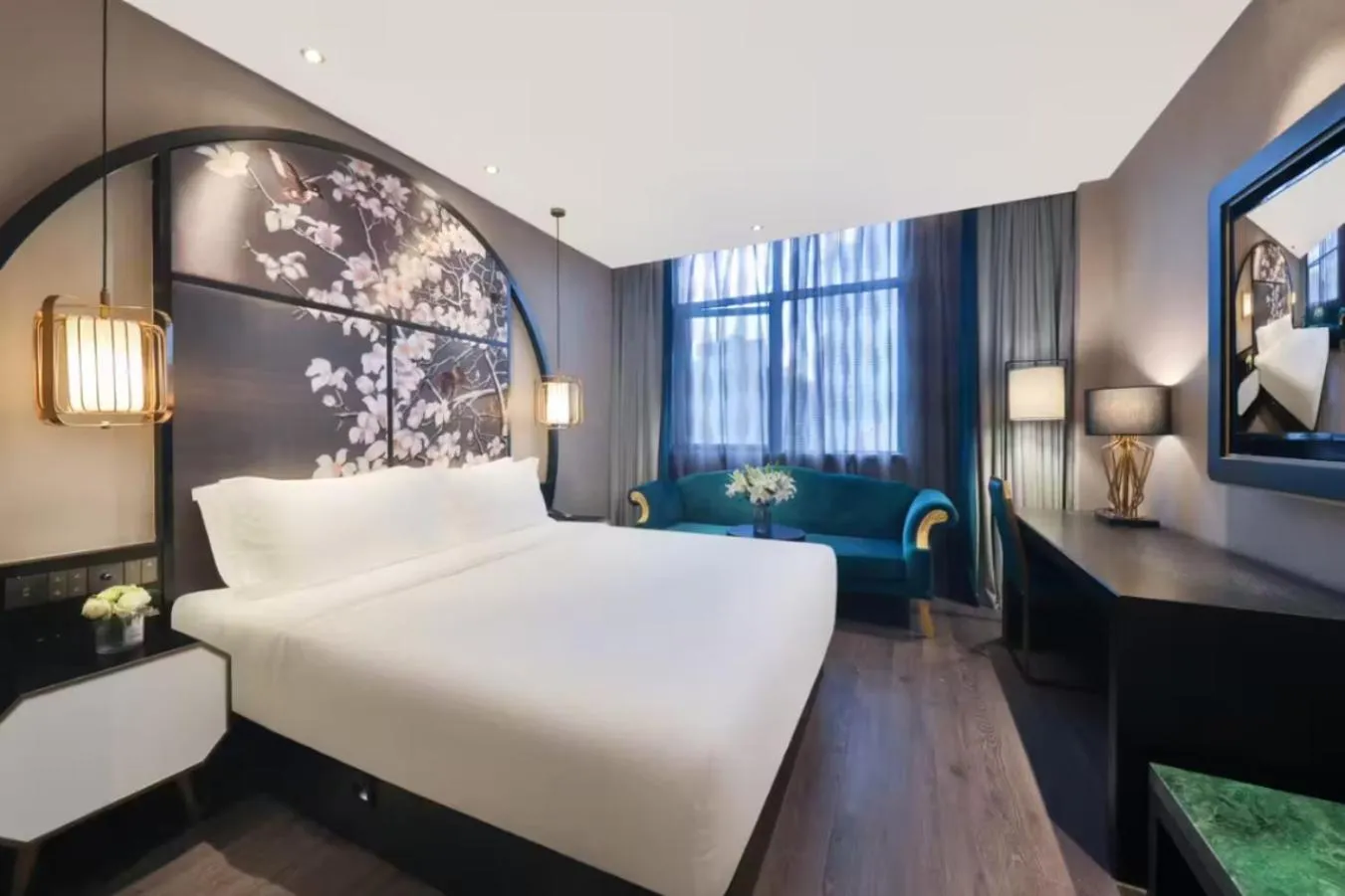 Bedroom, Bed in Crystal Hotel - Shanghai The Bund Jinling East Road