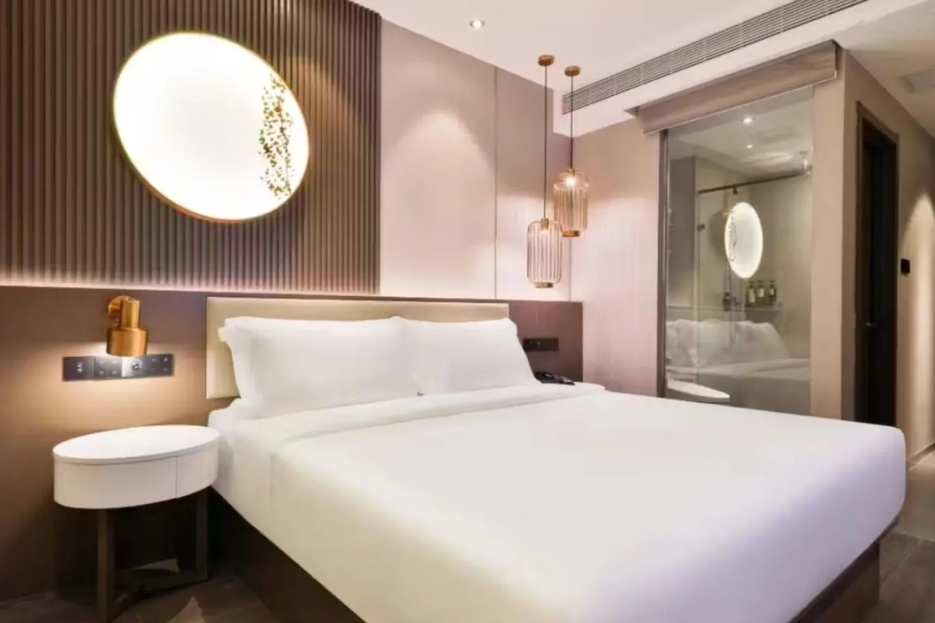 Bedroom, Bed in Crystal Hotel - Shanghai The Bund Jinling East Road