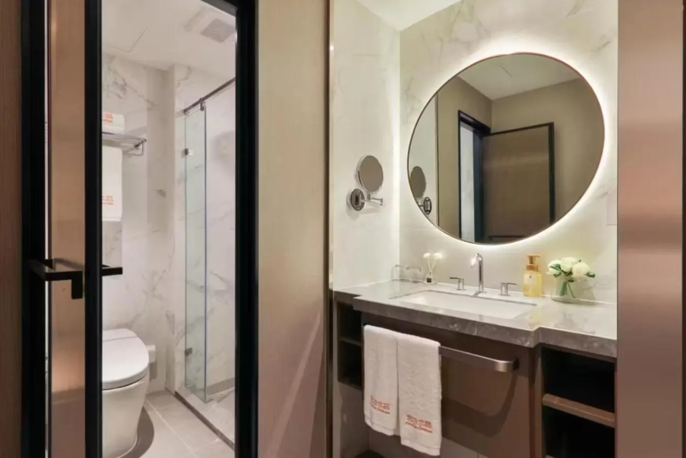 Toilet in Crystal Hotel - Shanghai The Bund Jinling East Road