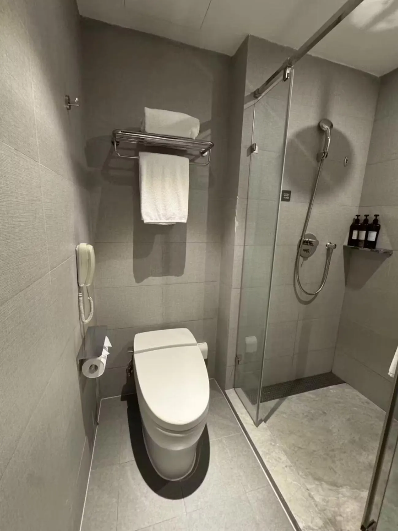 Toilet in Crystal Hotel - Shanghai The Bund Jinling East Road