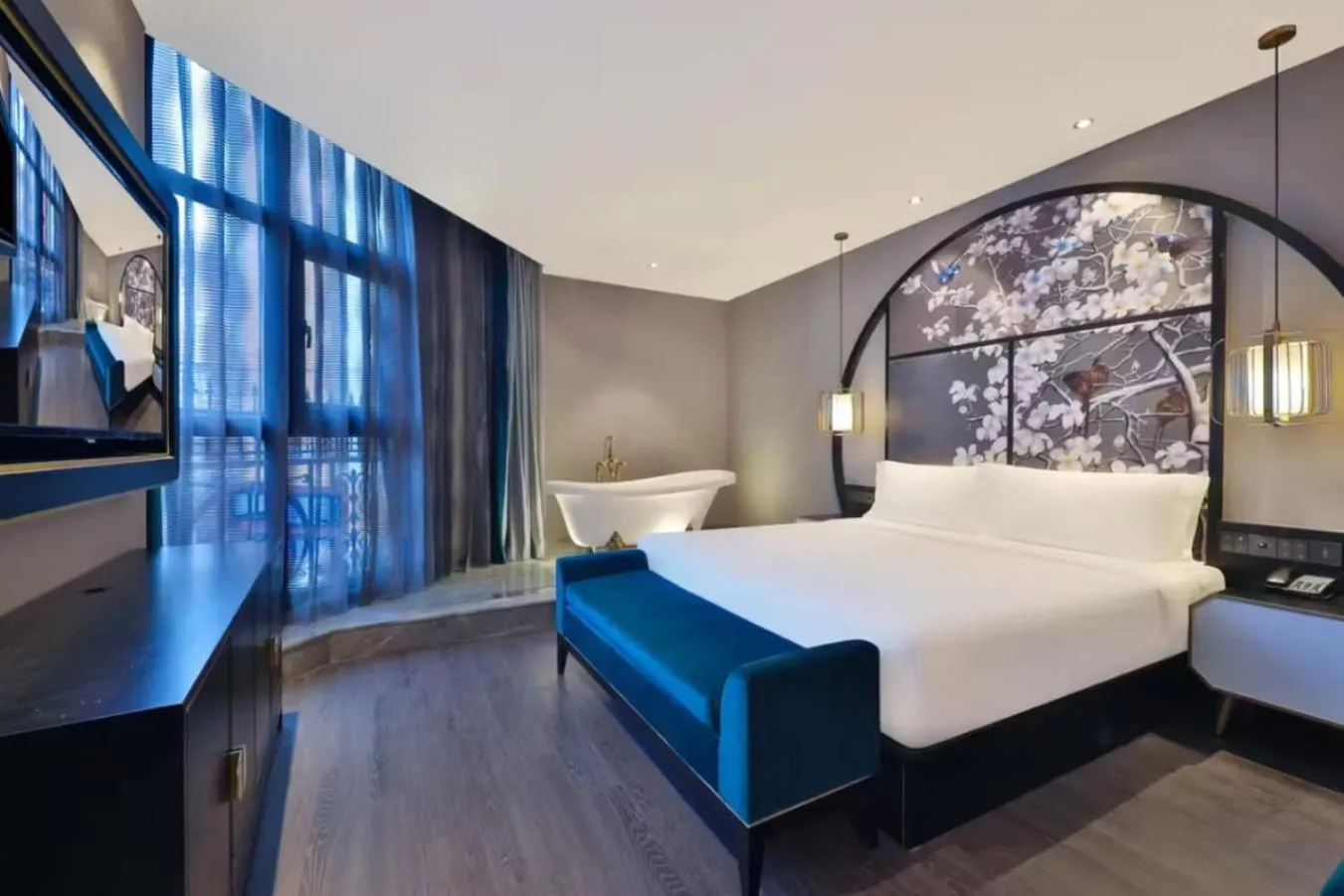 Bedroom, Bed in Crystal Hotel - Shanghai The Bund Jinling East Road